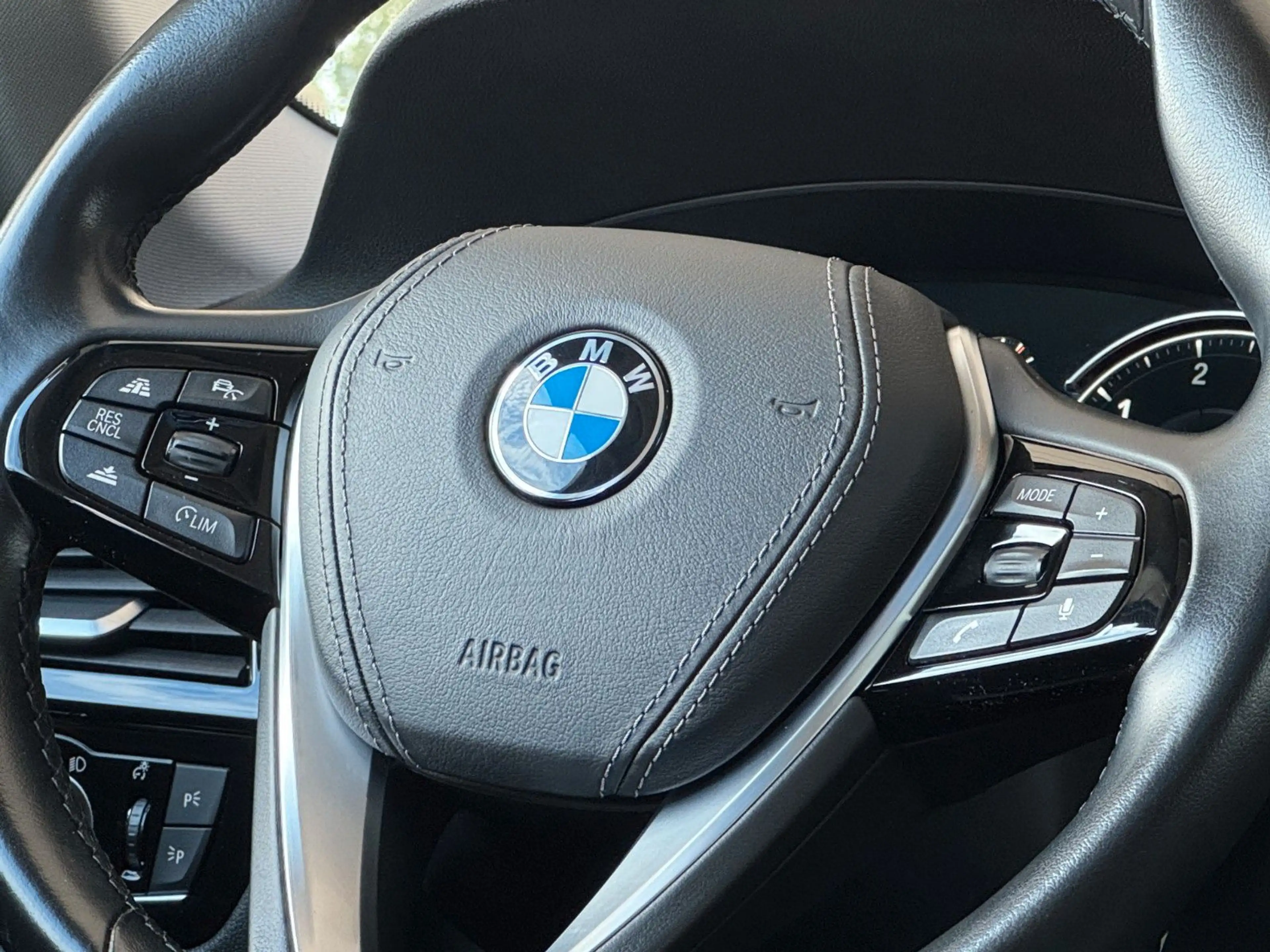 BMW 520 5 Touring 520 d xDrive Sport Line — photo 12