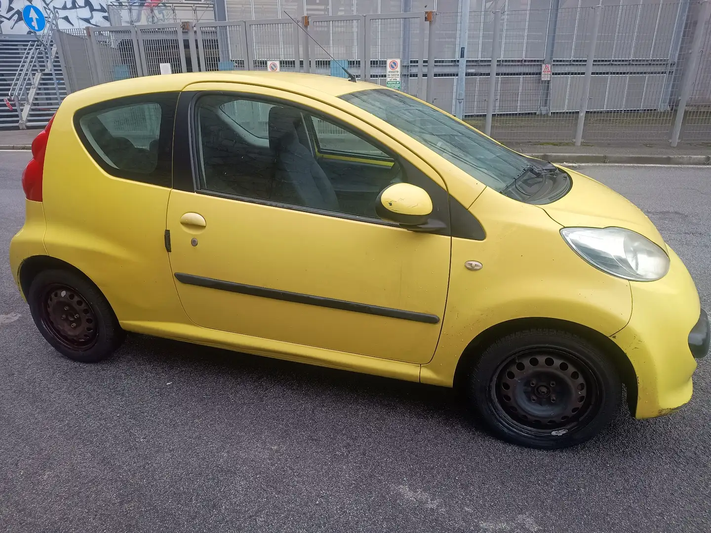 Peugeot 107 3p 1.0 12v Plaisir - 1