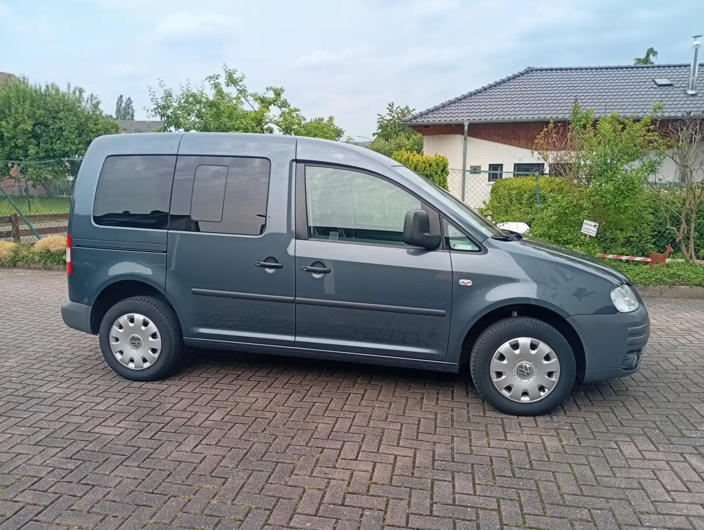 Volkswagen Caddy Caddy 1.6Life Team (5-Si.) Grau - 1