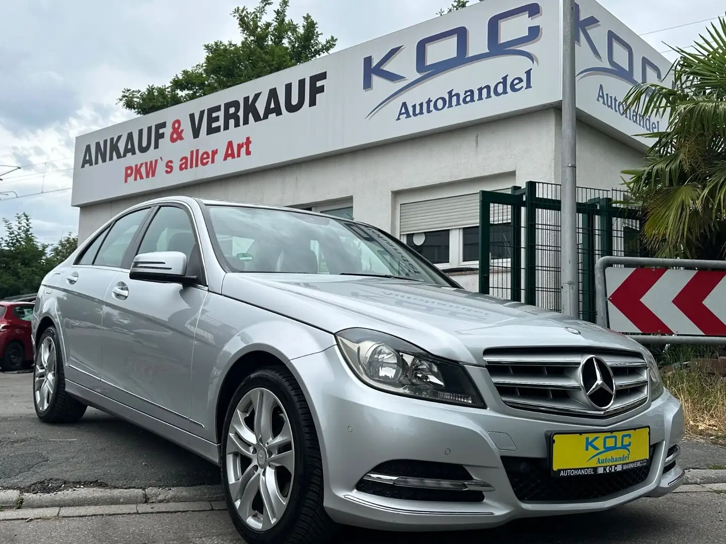 Mercedes-Benz C 200 CGI BlueEfficiency Avantgarde Silber - 1