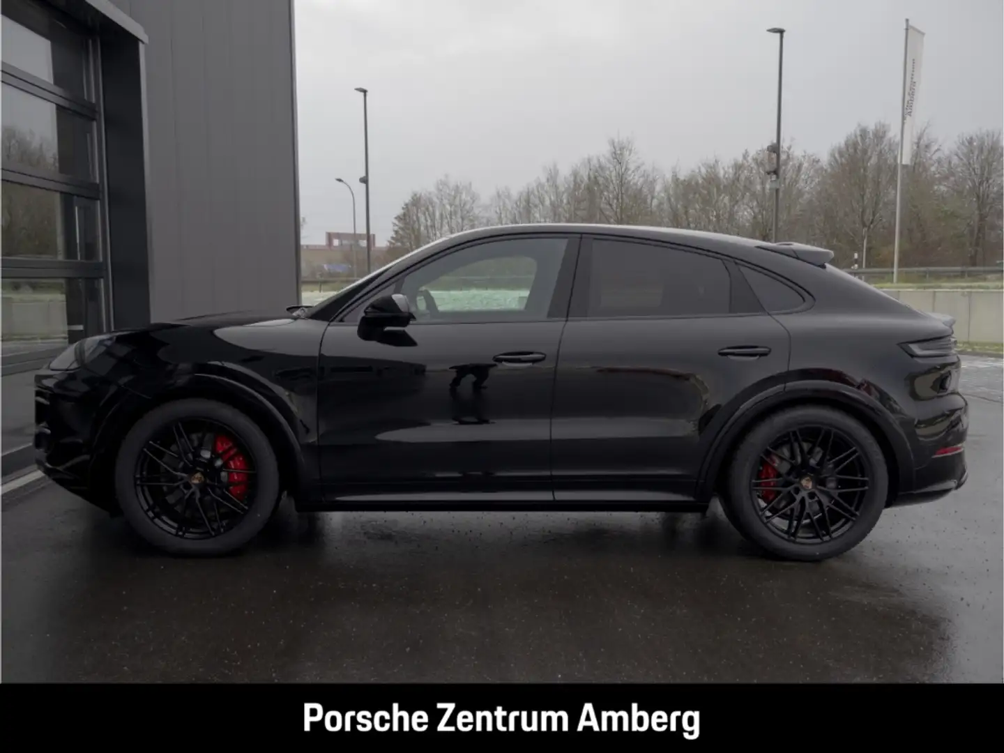 Porsche Cayenne GTS Coupe AHK PDCC Burmester InnoDrive HUD Zwart - 2
