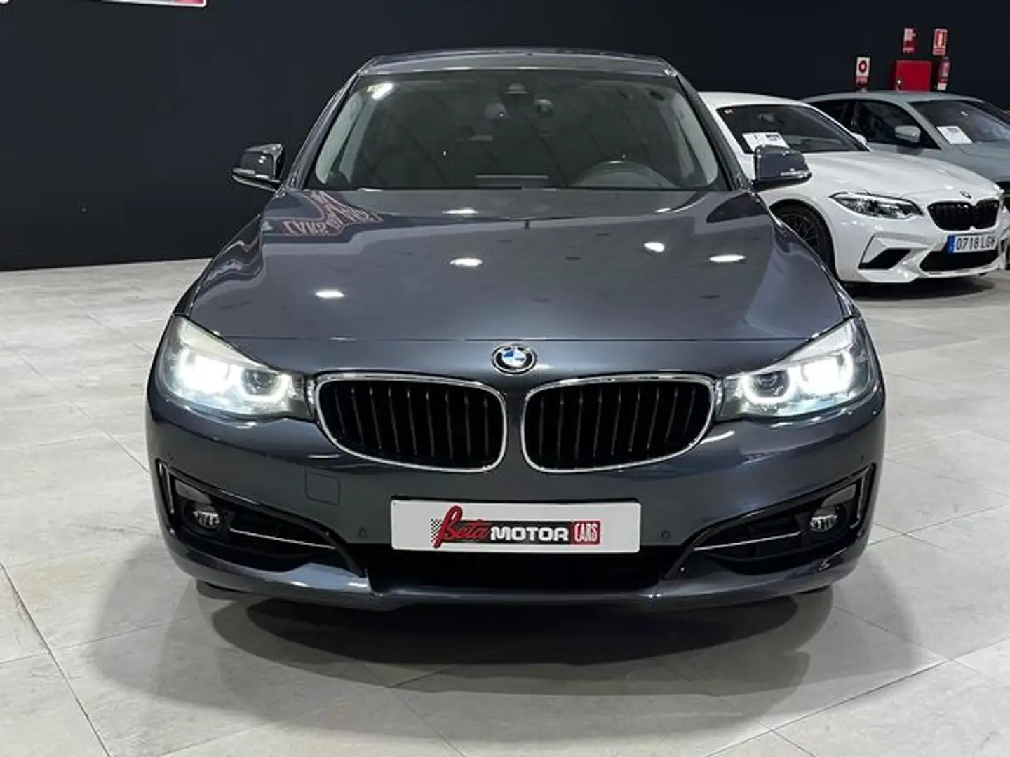 BMW 320 320dA Gran Turismo Šedá - 2