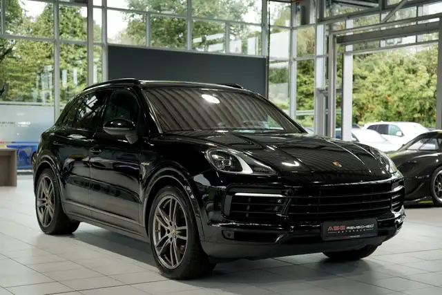 Porsche Cayenne view 5