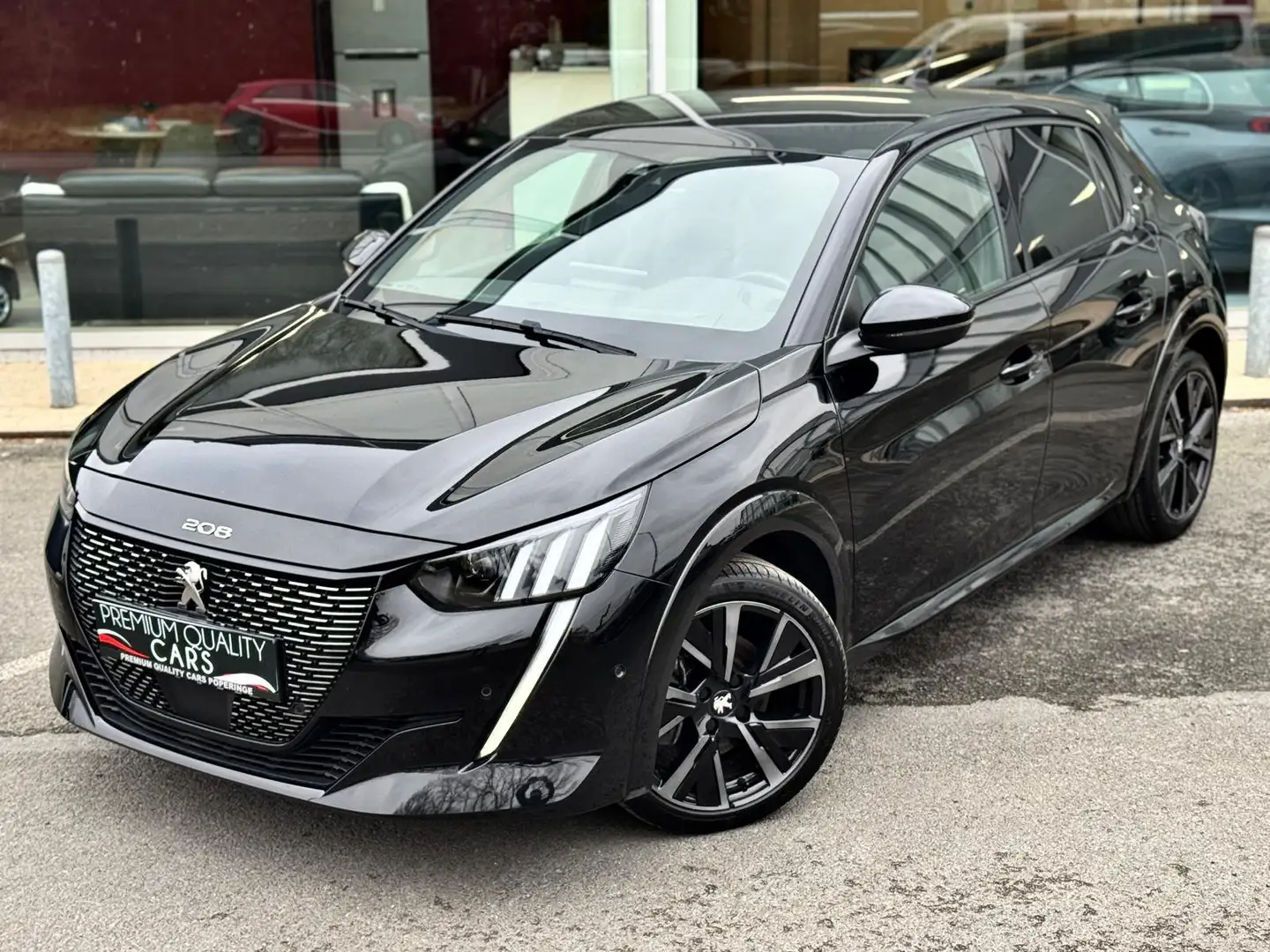 Peugeot 208 GT-LINE / PANO / 2023 / CARPLAY / SFEERLICHT / Noir - 2