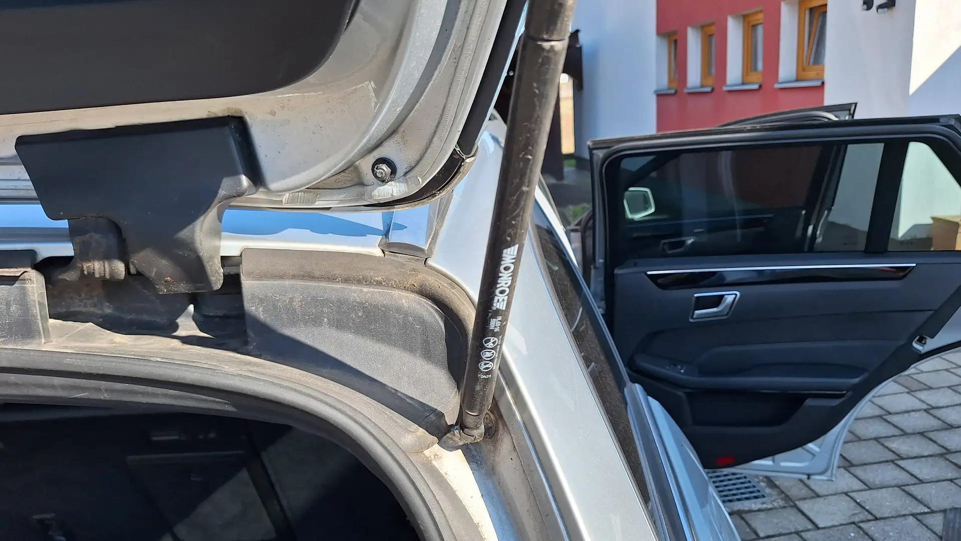Mercedes-Benz E 250 E 250 T Avantgarde CDI Aut. Avantgarde Silber - 1