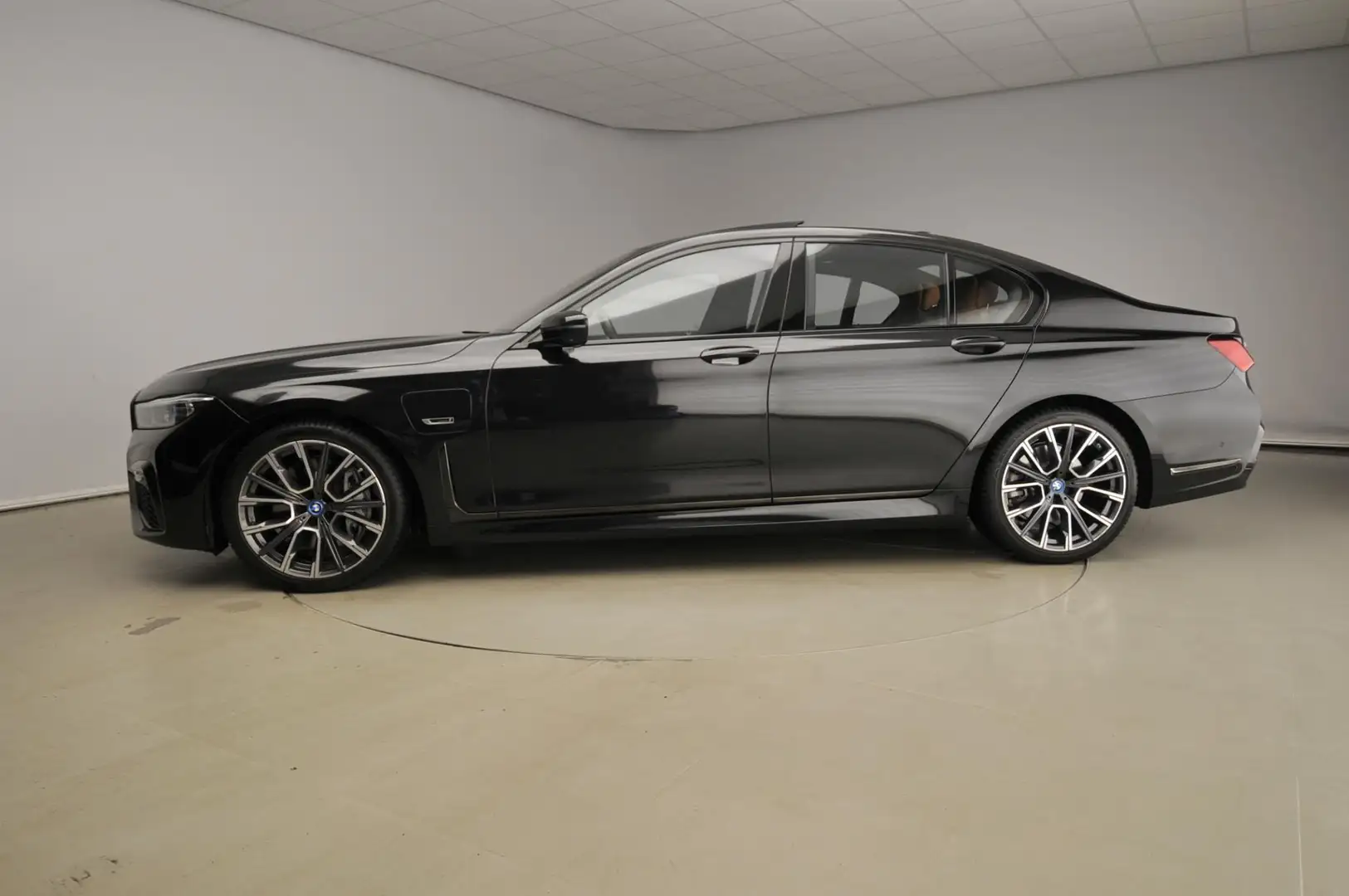 BMW 745 7 Serie 745e | M-Sportpakket | Laserlicht | Leder Fekete - 2