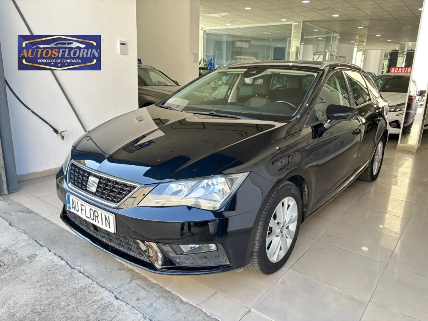 SEAT Leon 1.6TDI CR S&S Reference Plus 115 Noir - 1