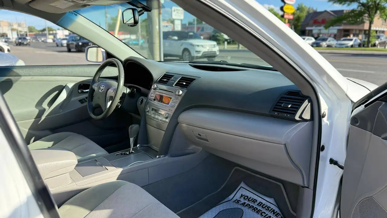 Toyota Camry photo Toyota Camry