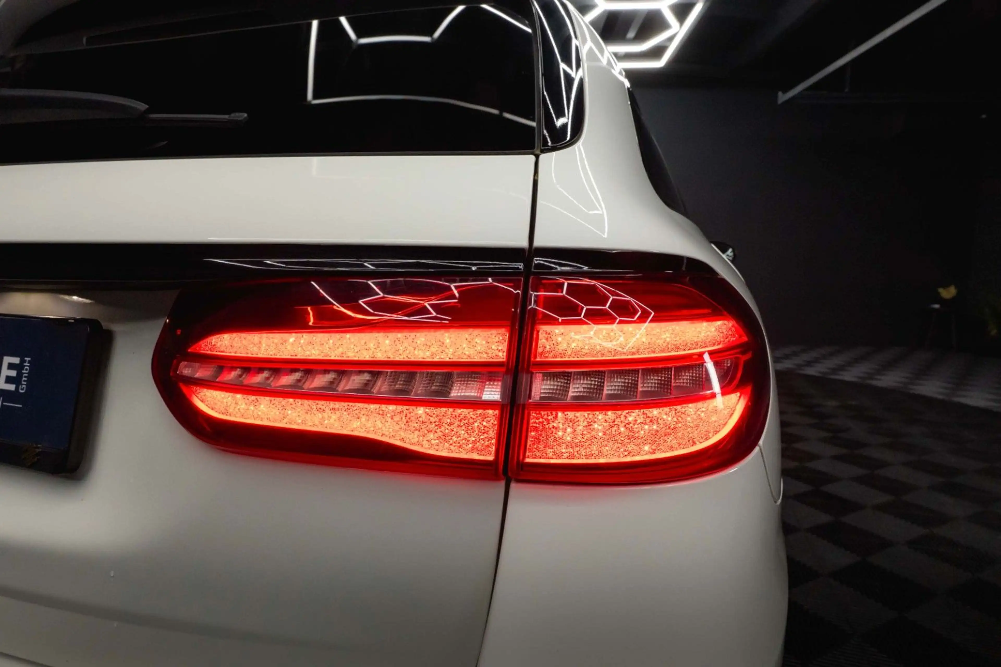 Mercedes-Benz E 220 d AMG Night-Paket | ACC | LED | Widescreen — photo 15