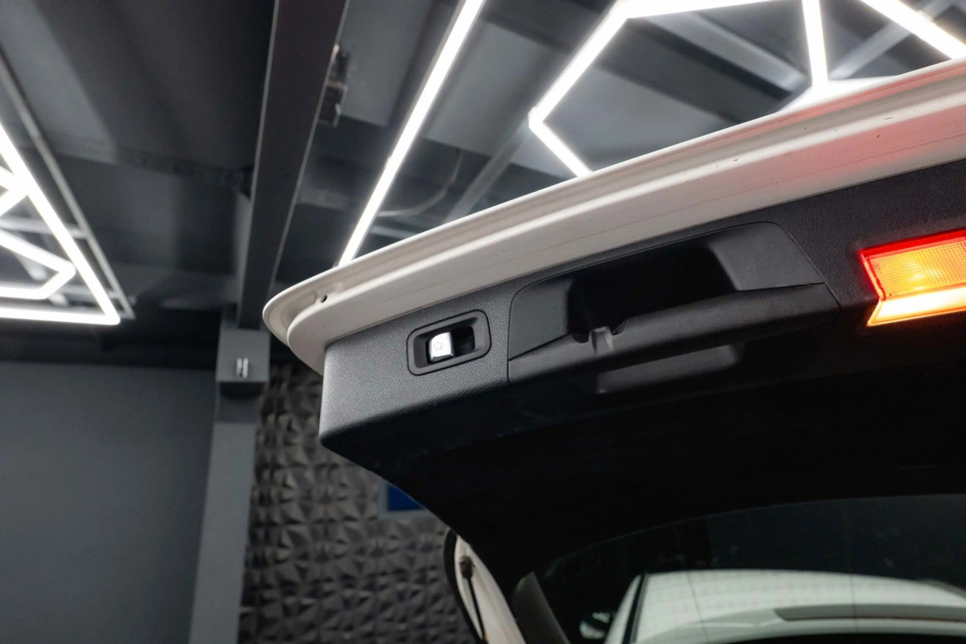 Mercedes-Benz E 220 d AMG Night-Paket | ACC | LED | Widescreen — photo 13