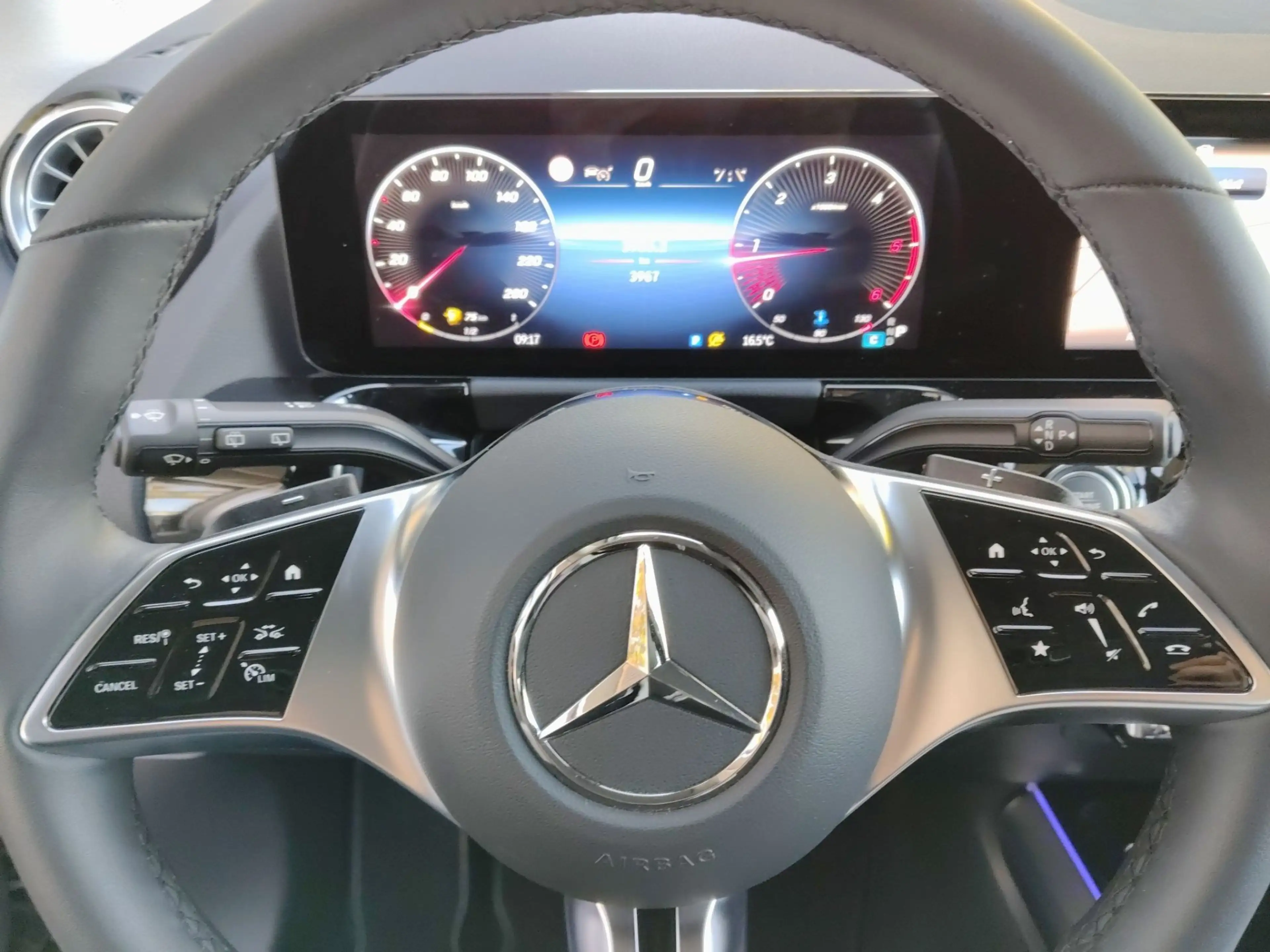 Mercedes-Benz GLA 200 d AUT Kam. KeyLess KlimaA LED LM Navi — photo 11