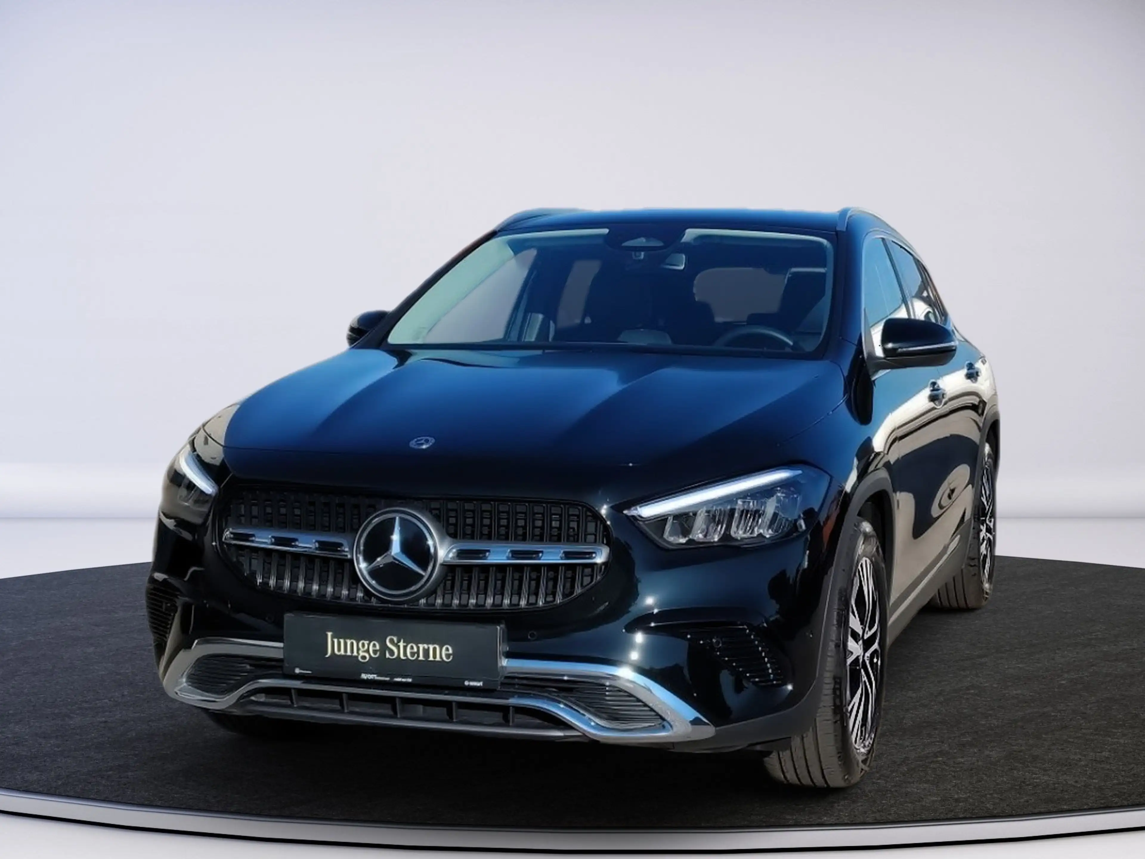 Mercedes-Benz GLA 200 d AUT Kam. KeyLess KlimaA LED LM Navi — photo 3