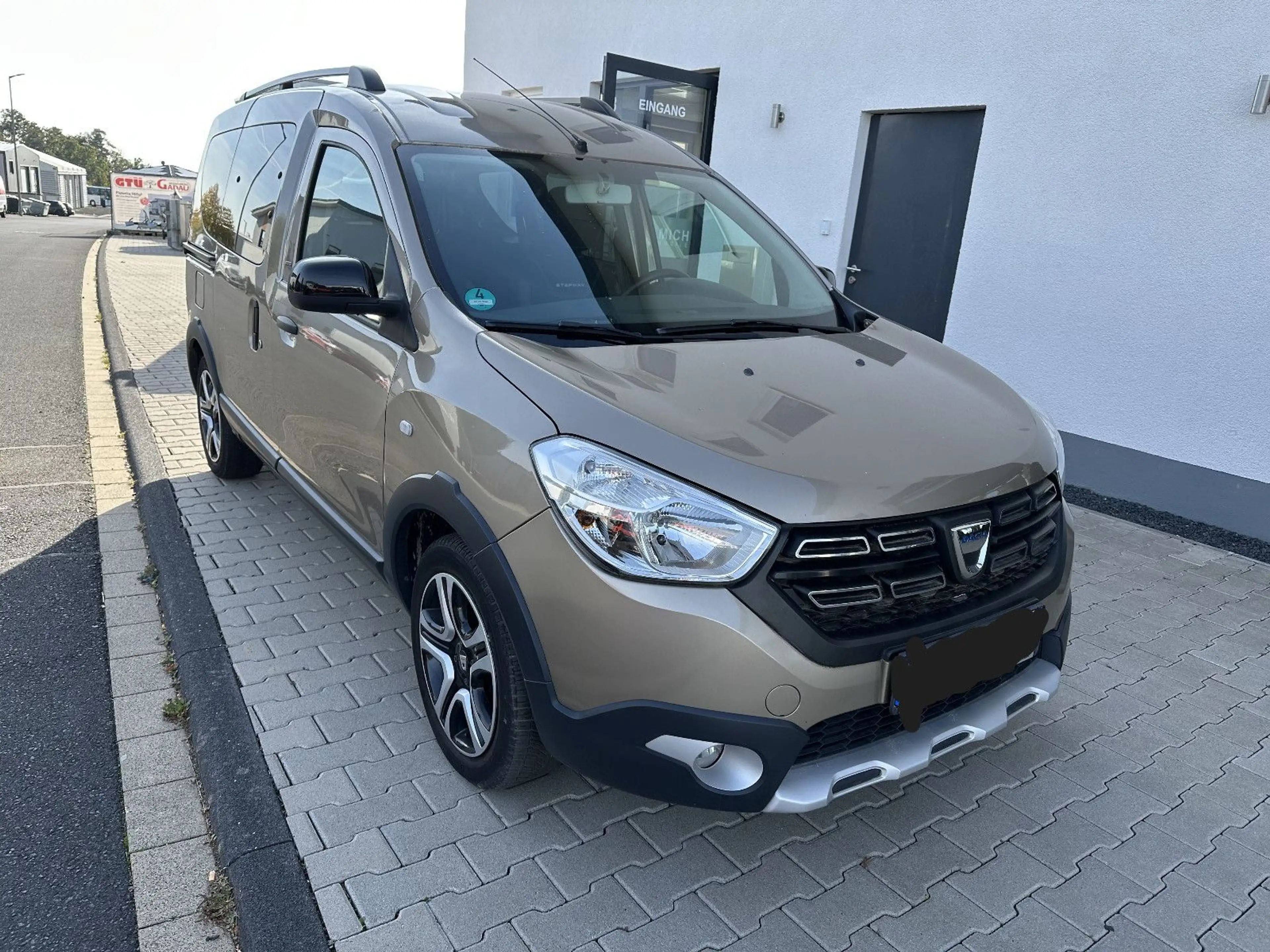 Dacia Dokker Stepway Celebration/Rollstuhlrampe — photo 3