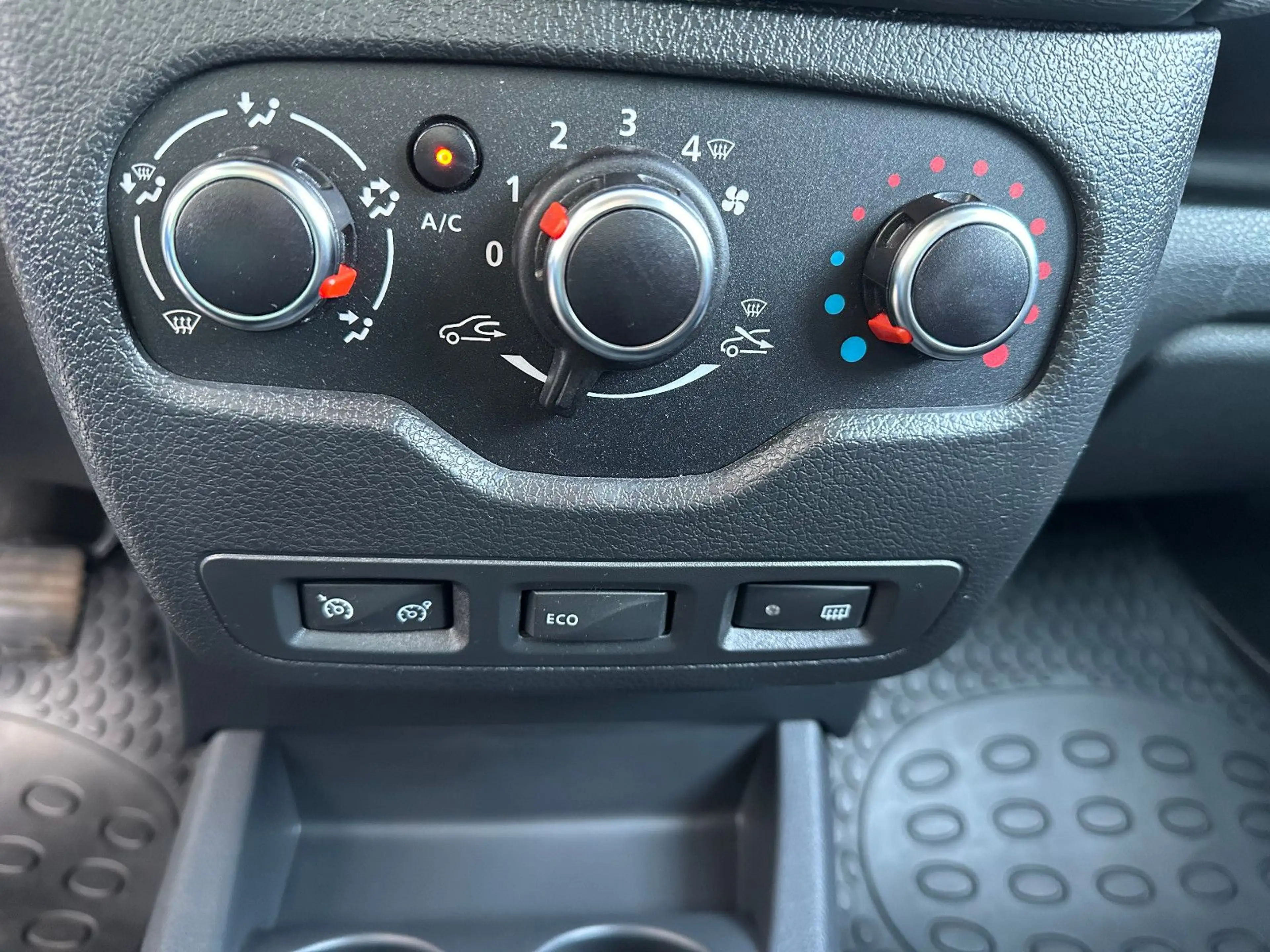 Dacia Dokker Stepway Celebration/Rollstuhlrampe — photo 11
