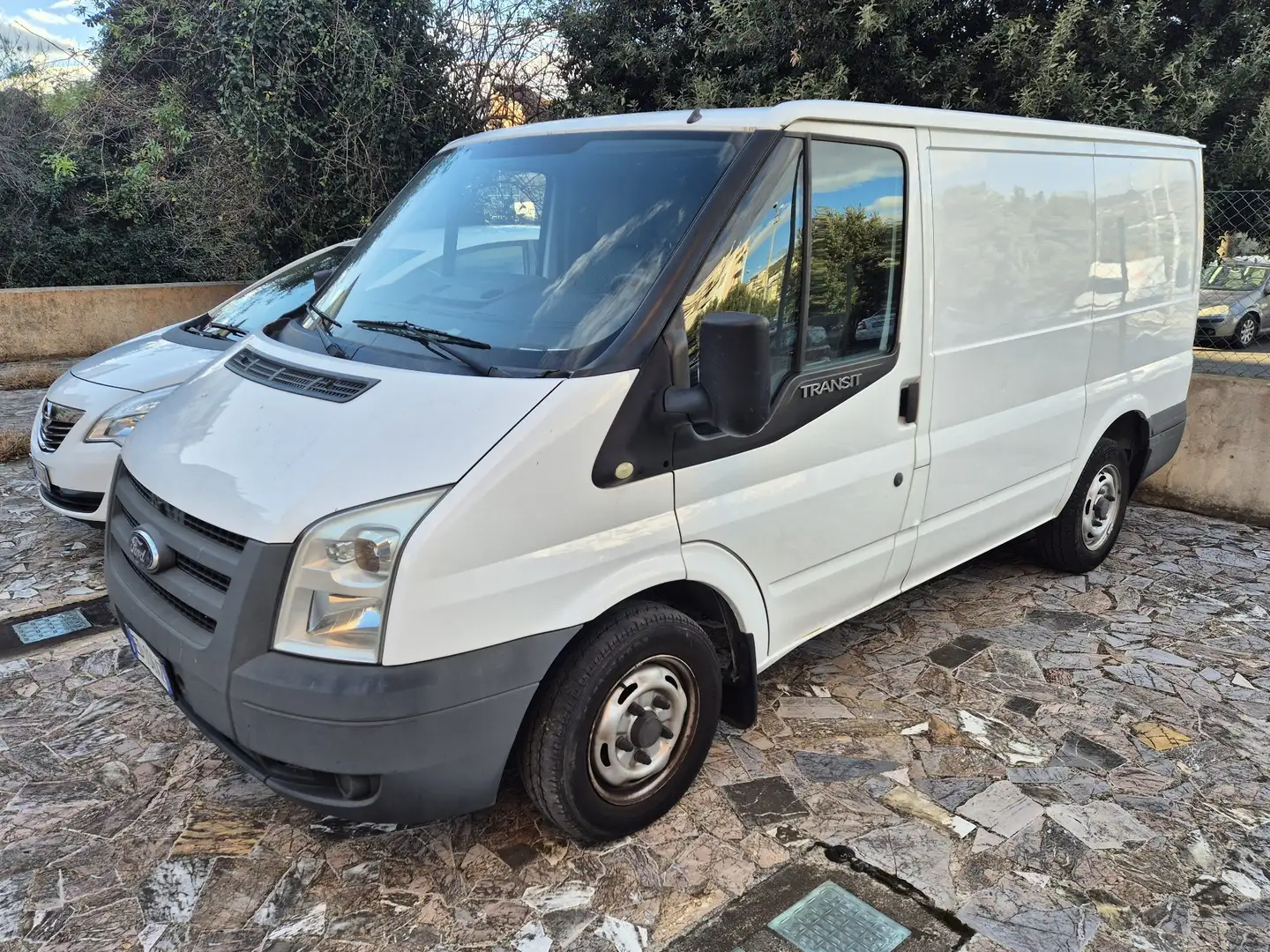 Ford Transit - 1