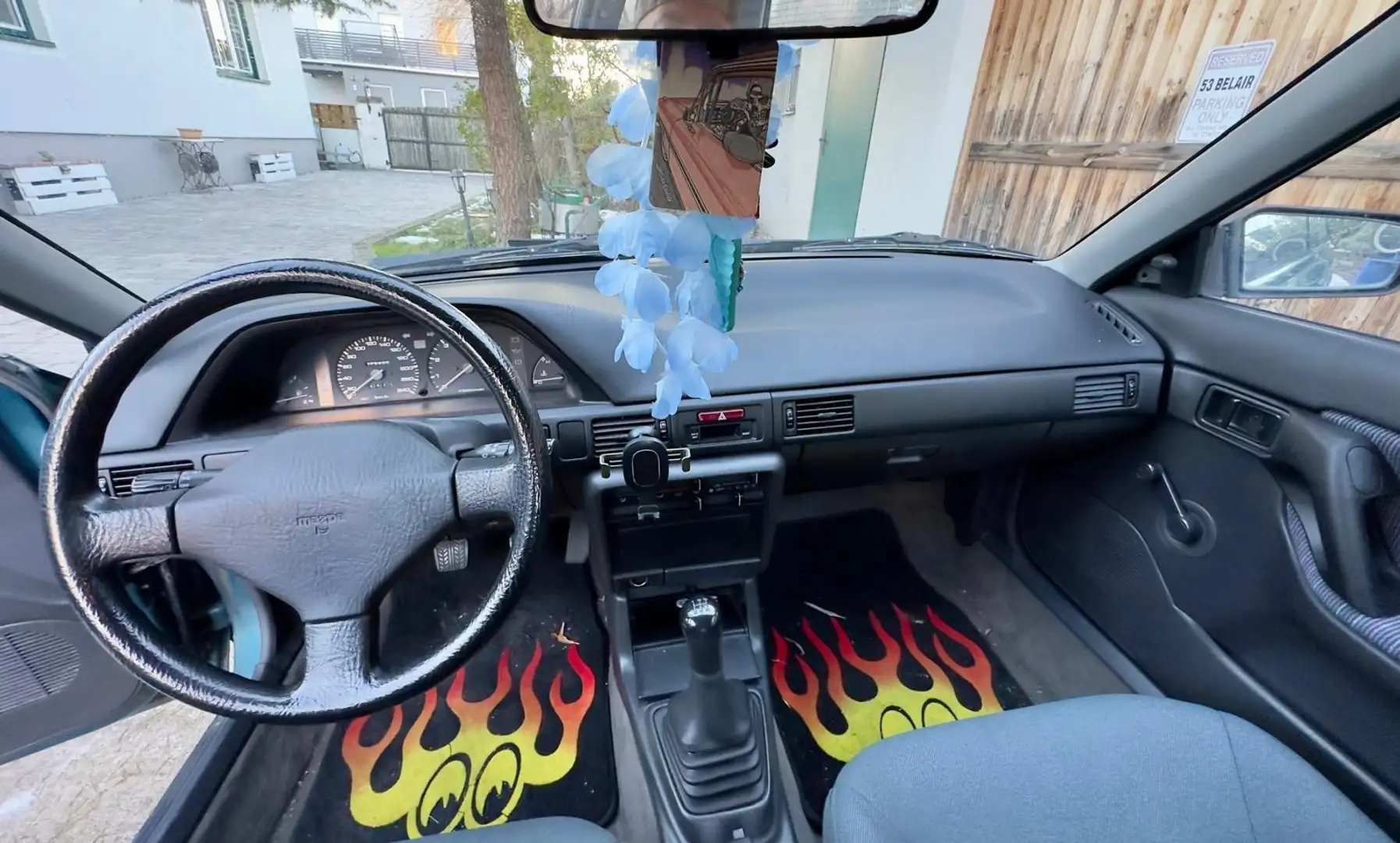 Mazda 323 1,3 i S - 2