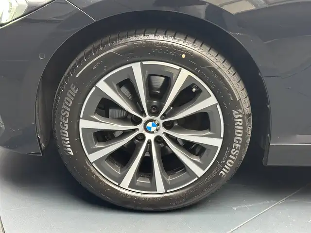 BMW 3 Series view 9