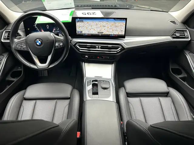 BMW 3 Series view 12