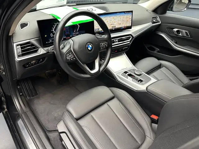 BMW 3 Series view 15
