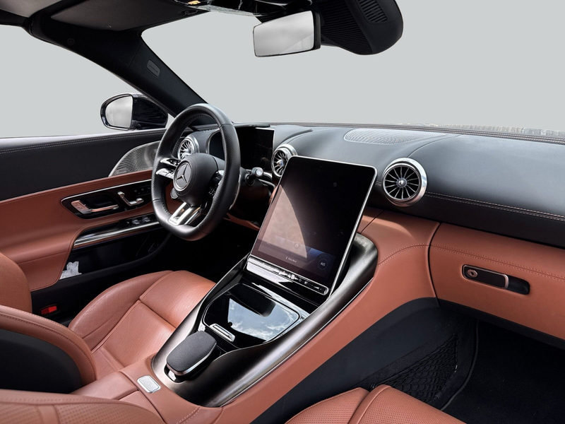 Mercedes-Benz SL 63 AMG 4MATIC+ — photo 15