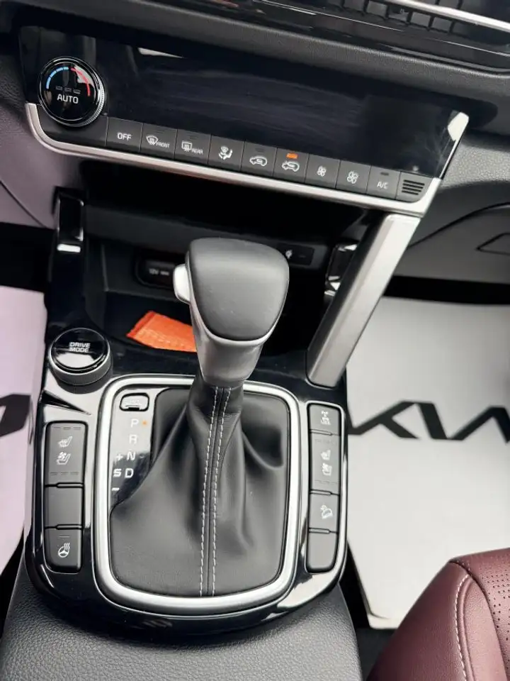 Kia Seltos снимка Kia Seltos