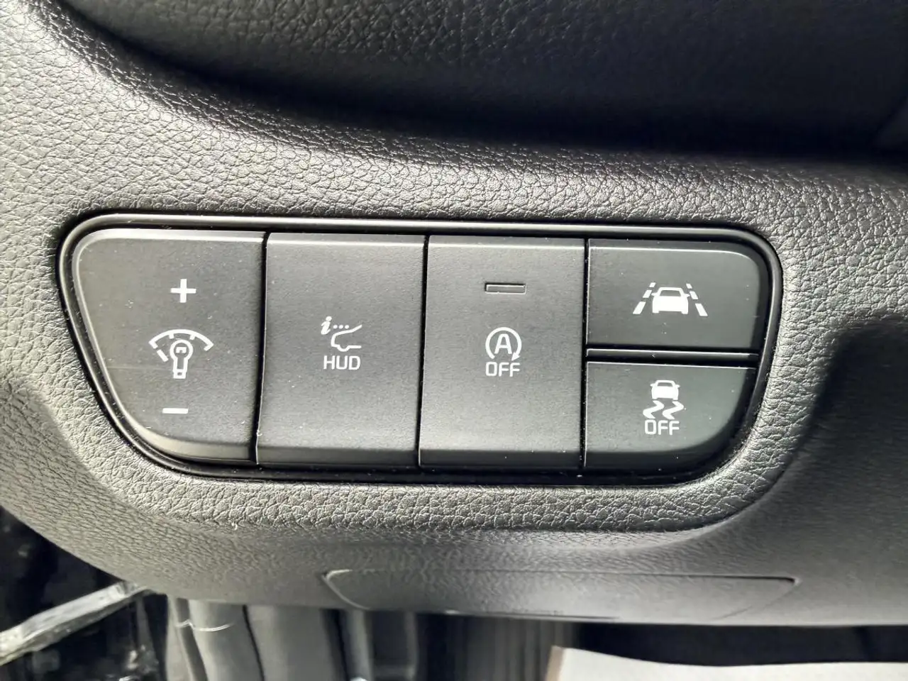 Kia Seltos снимка Kia Seltos