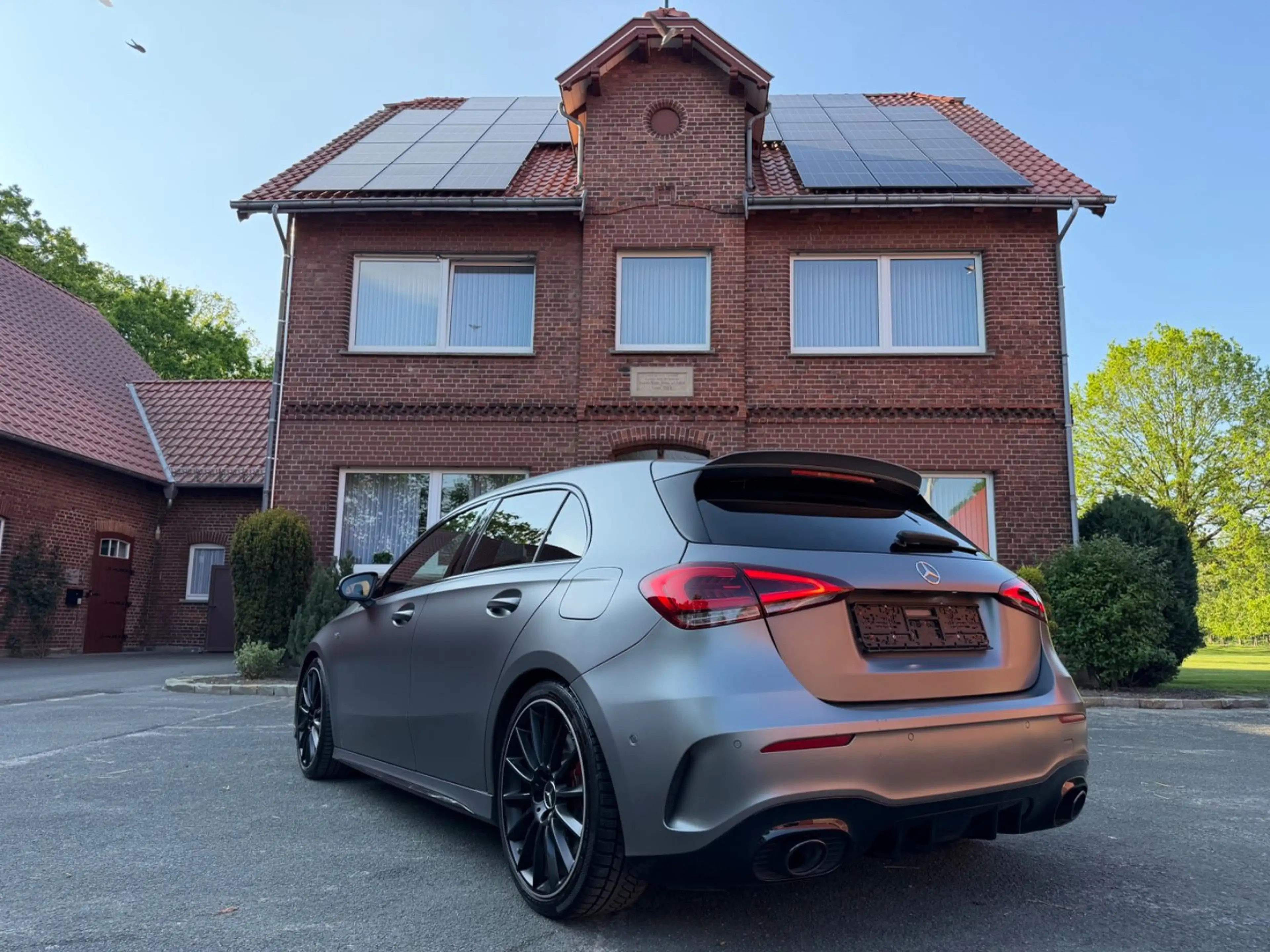 Mercedes-Benz A 35 AMG 4Matic *Deutsch* *Designo Magno* — photo 14