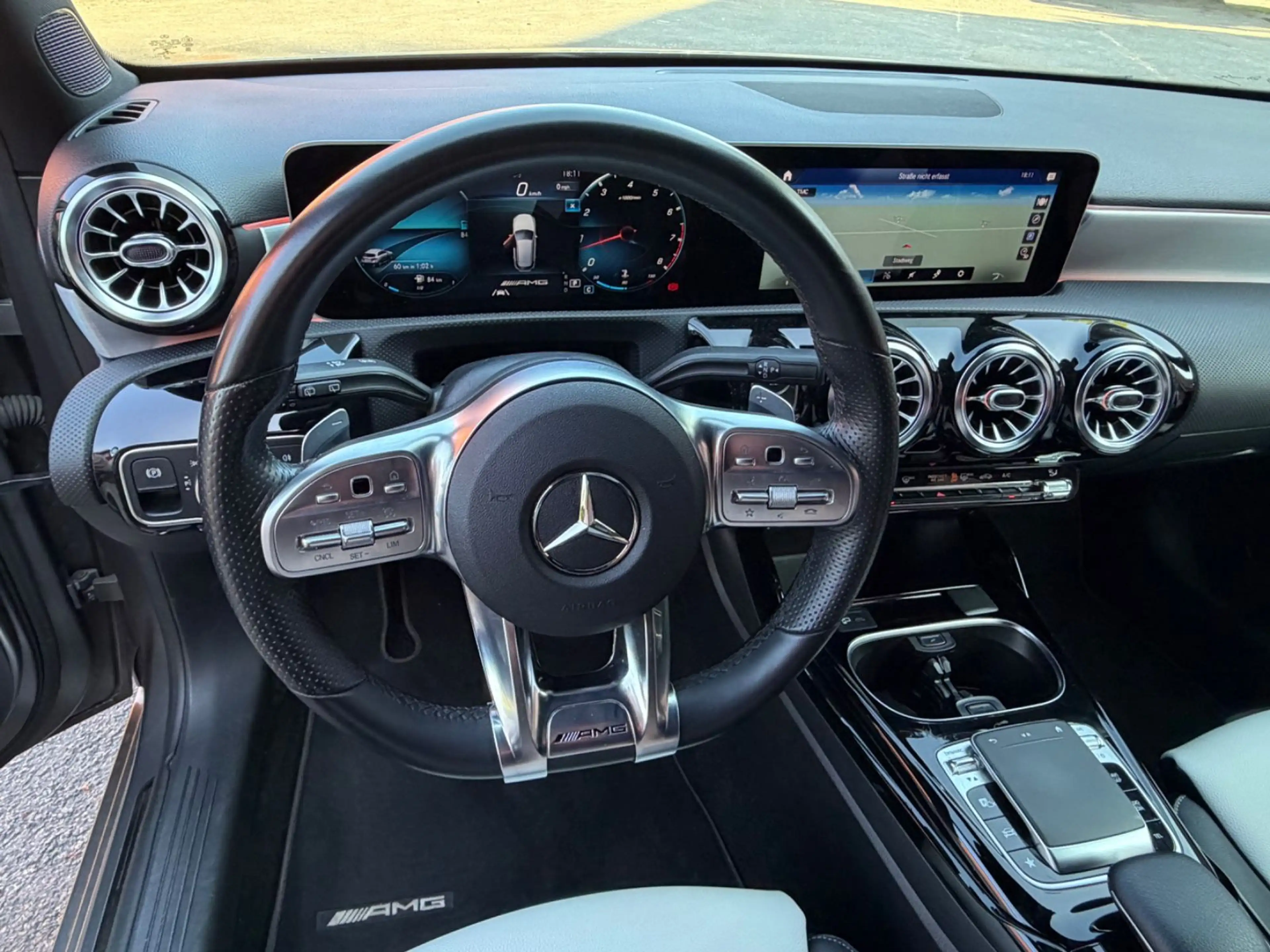 Mercedes-Benz A 35 AMG 4Matic *Deutsch* *Designo Magno* — photo 12