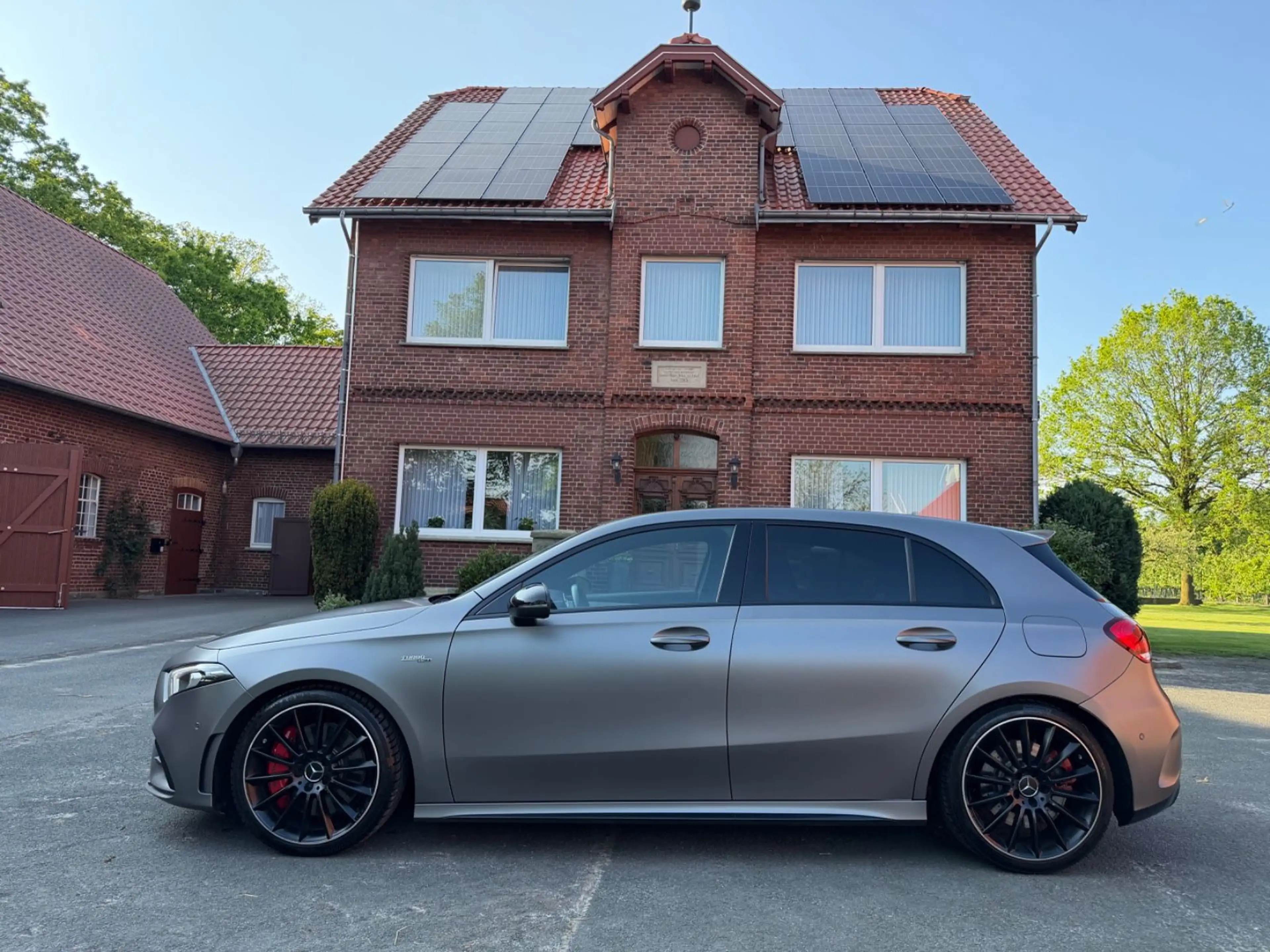 Mercedes-Benz A 35 AMG 4Matic *Deutsch* *Designo Magno* — photo 13
