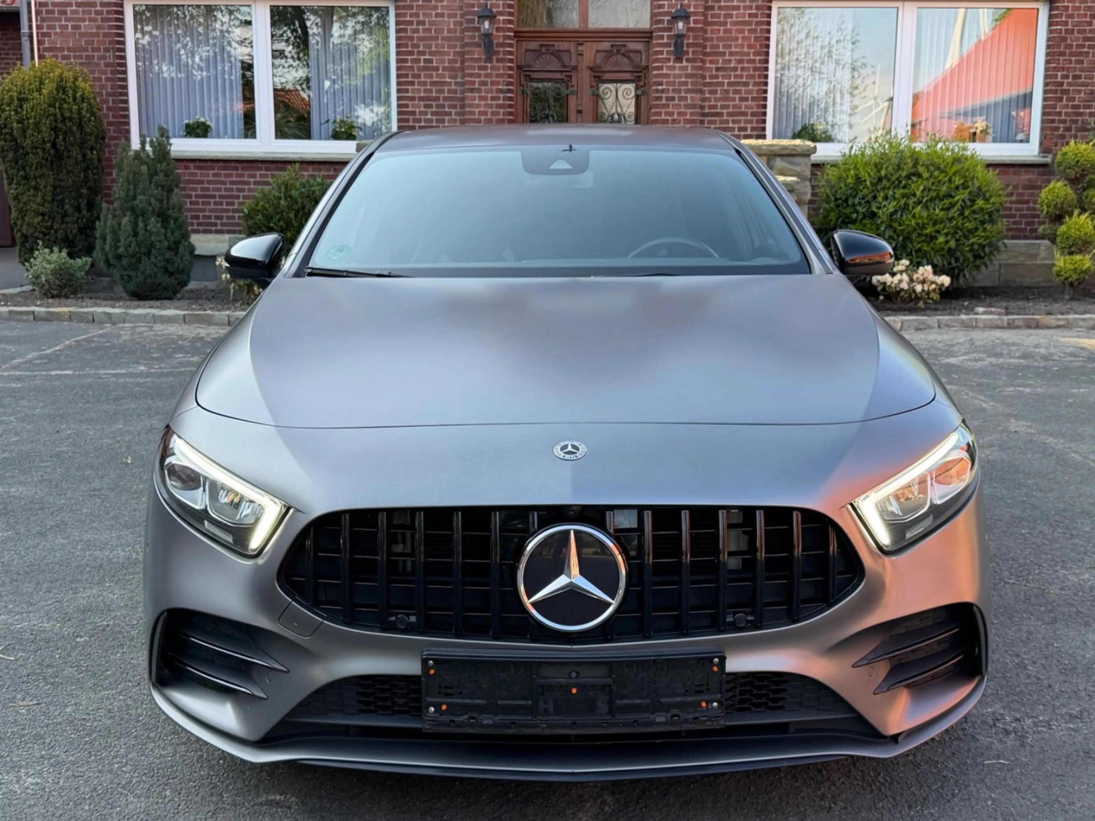 Mercedes-Benz A 35 AMG 4Matic *Deutsch* *Designo Magno* — photo 3
