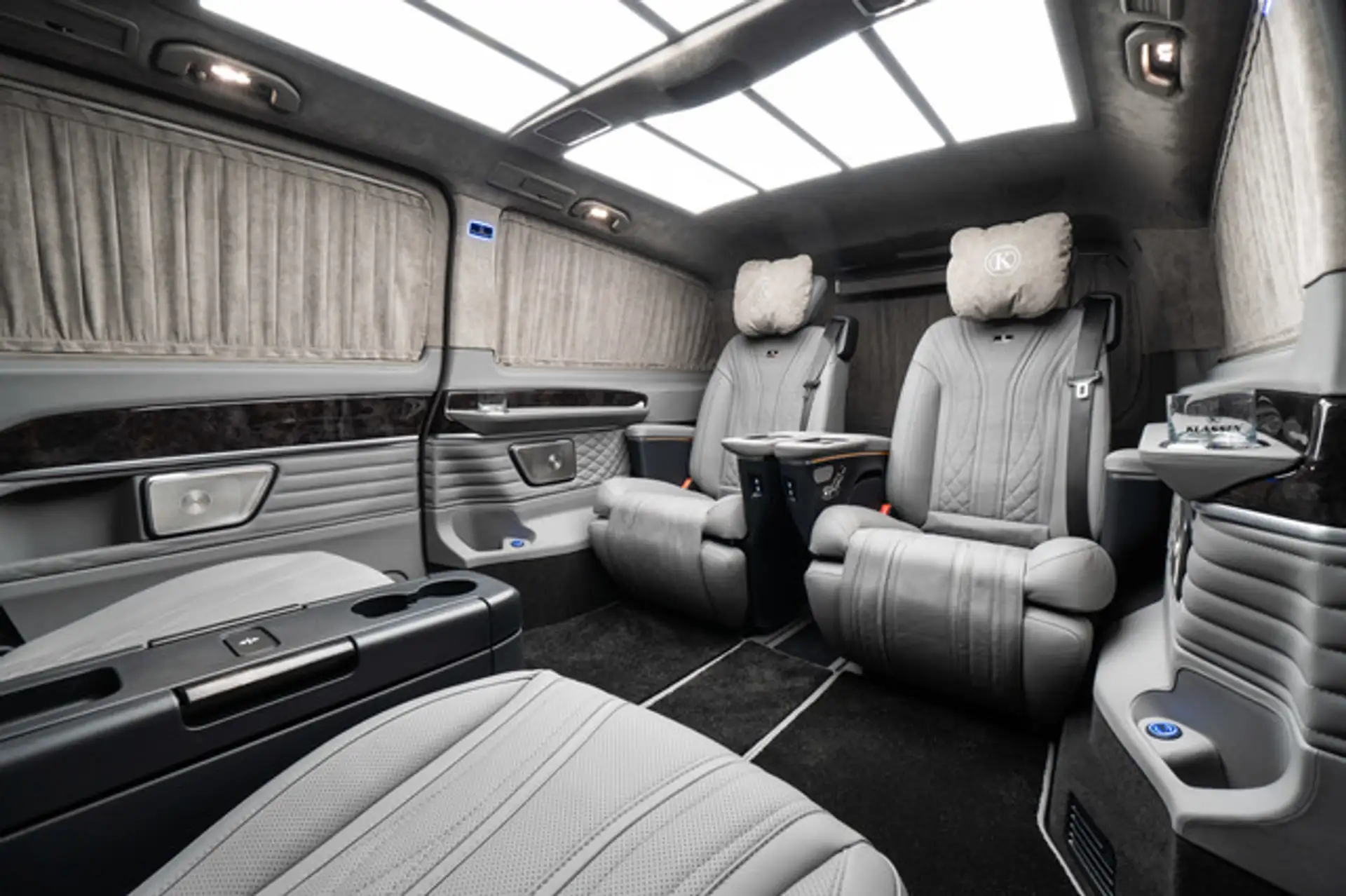 벤츠 V300 V-Klasse KLASSEN 2026 VIP Business Van 2026 검정 사진 8