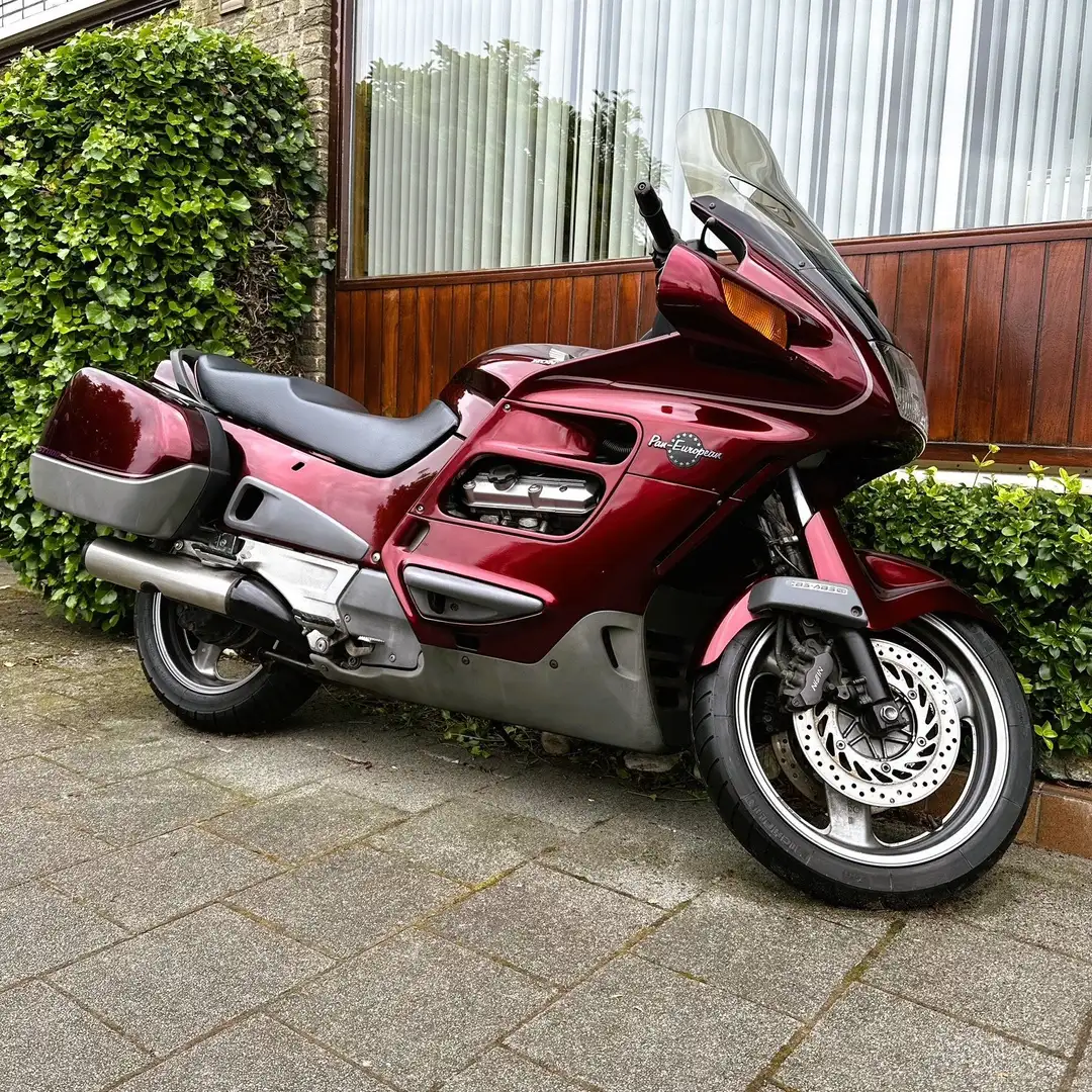 Honda Pan European ST 1100 Red - 1