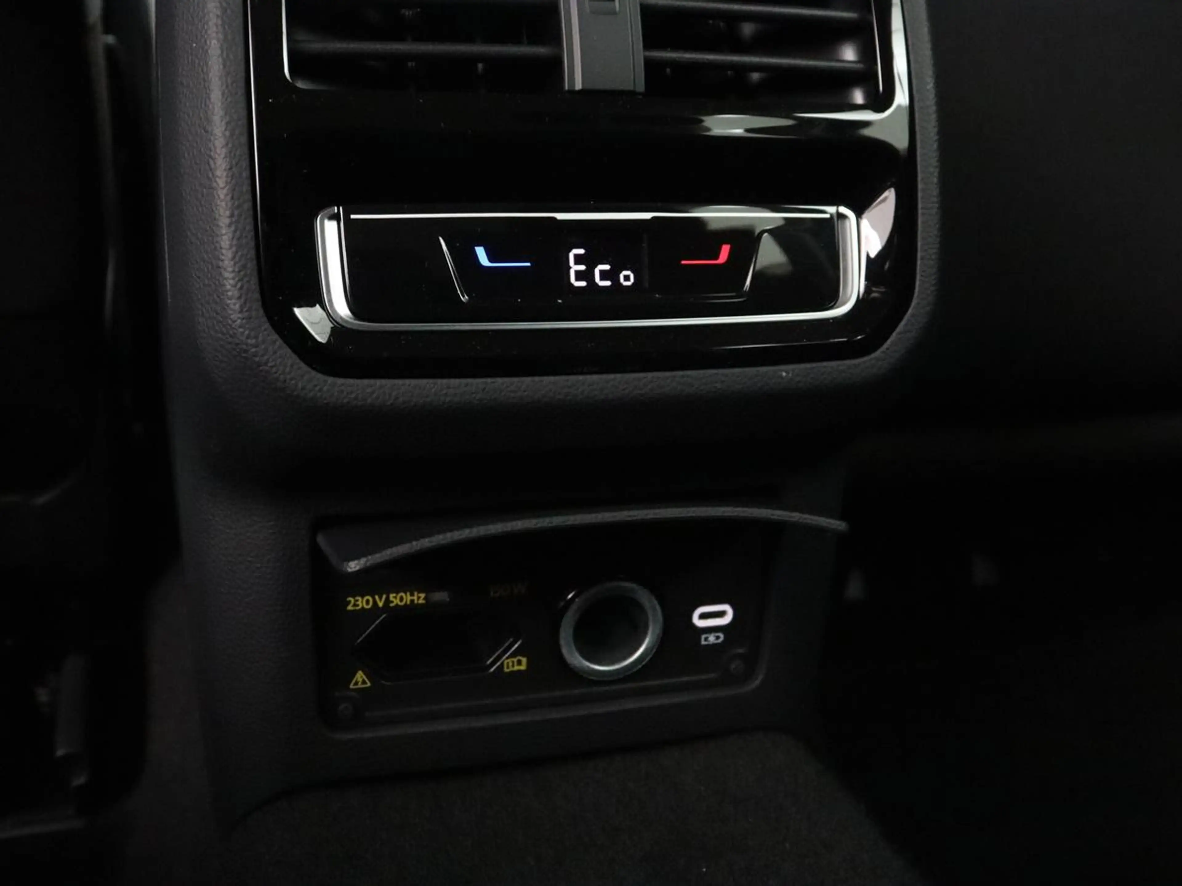 Volkswagen Passat Variant 1.4 TSI PHEV GTE Business | SOH 92,8% | Massage | — photo 33