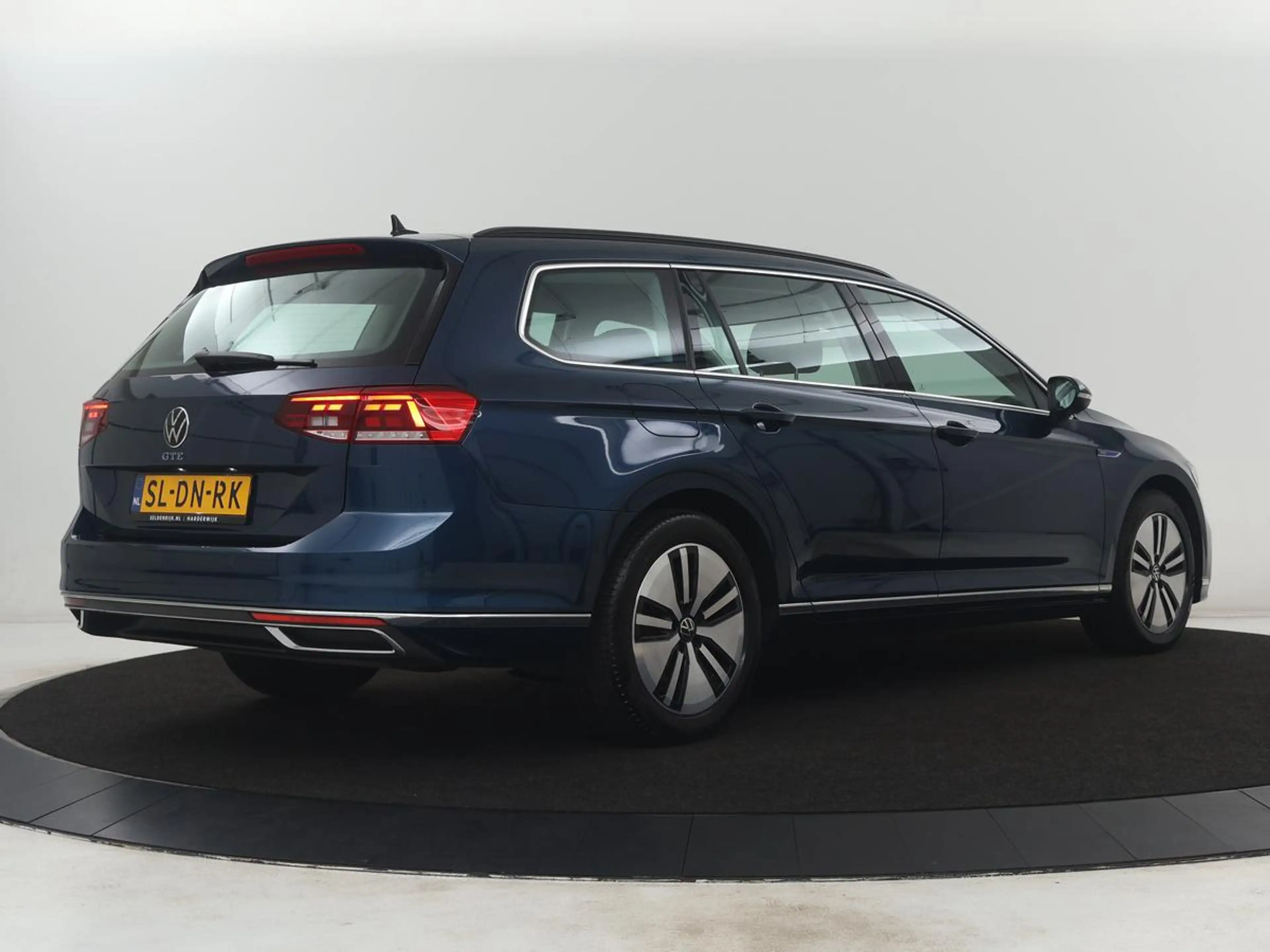 Volkswagen Passat Variant 1.4 TSI PHEV GTE Business | SOH 92,8% | Massage | — photo 39
