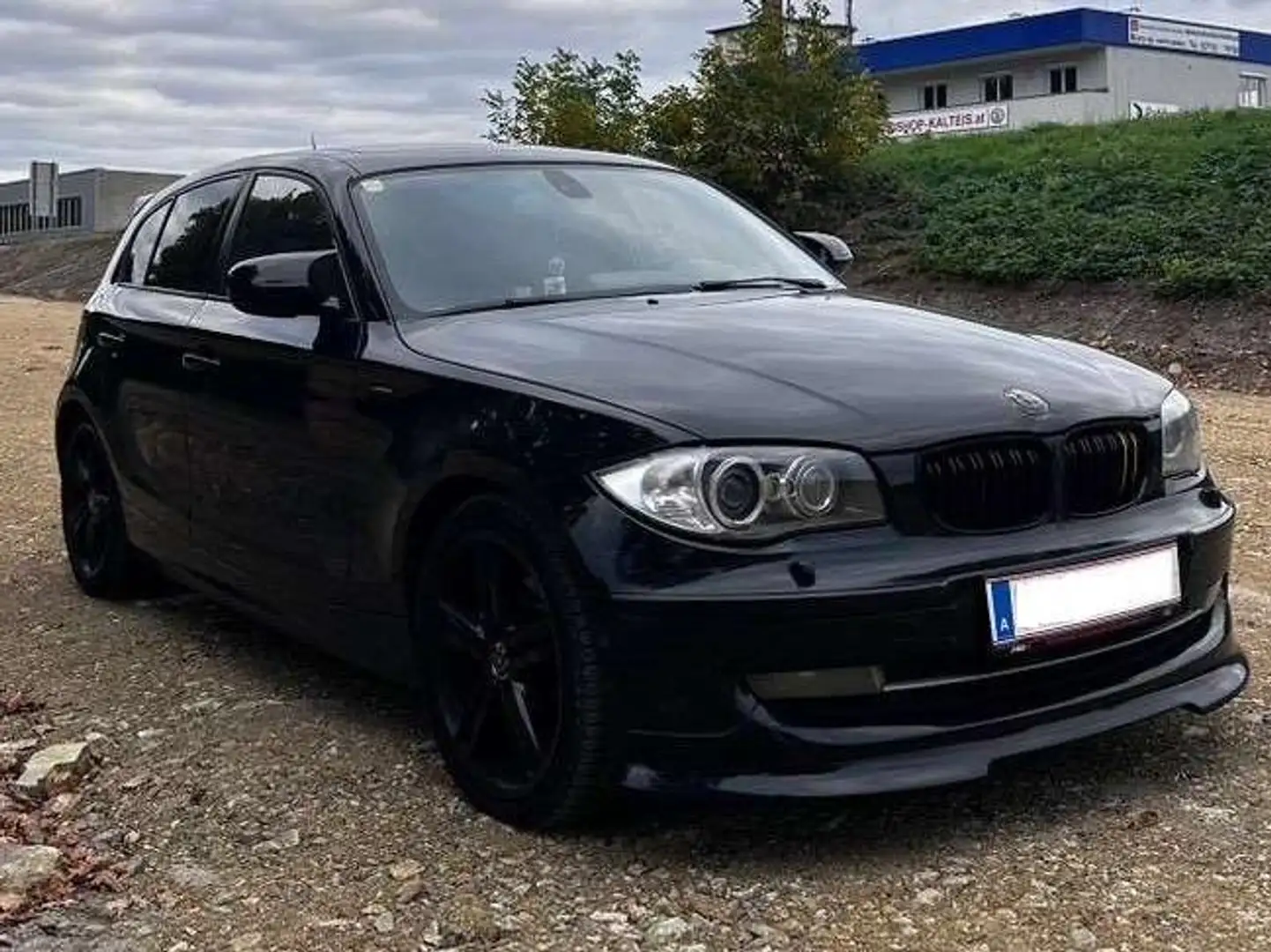 BMW 120 120d Schwarz - 1