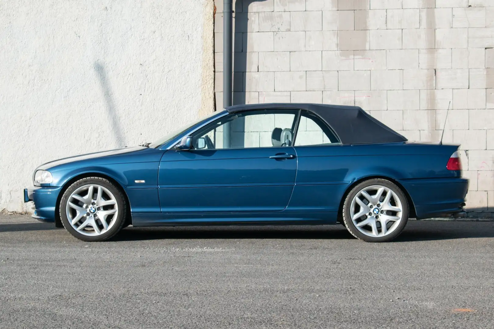 BMW 330 E46 3.0 330 Ci Bleu - 1