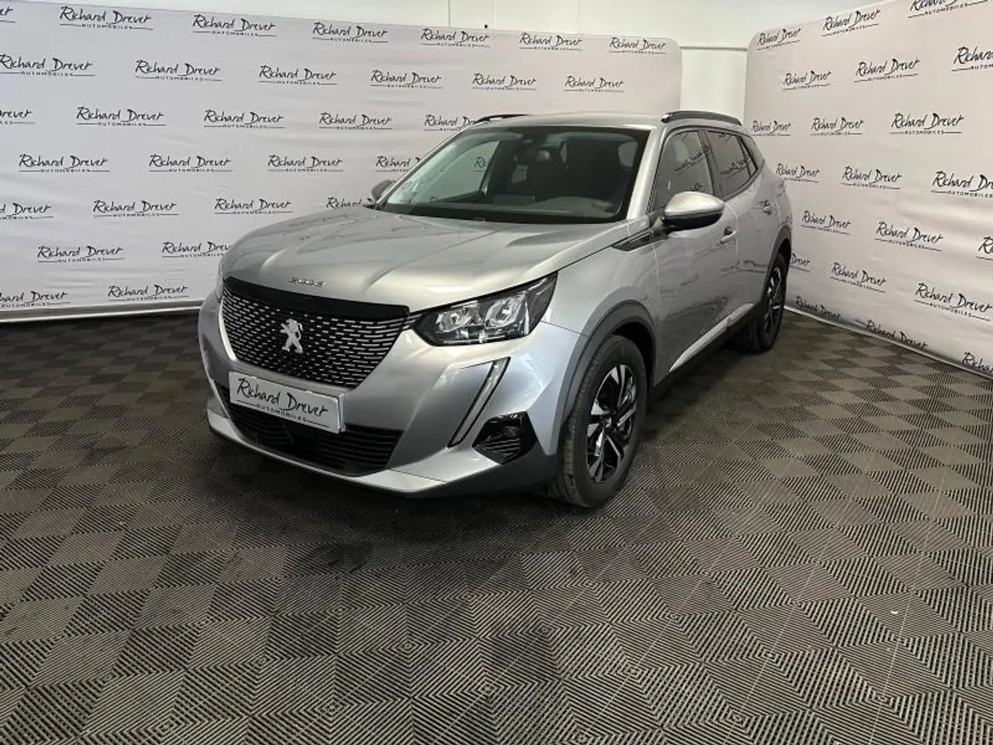Peugeot 2008 1.2 PureTech 130ch S\u0026S Allure Gris - 1
