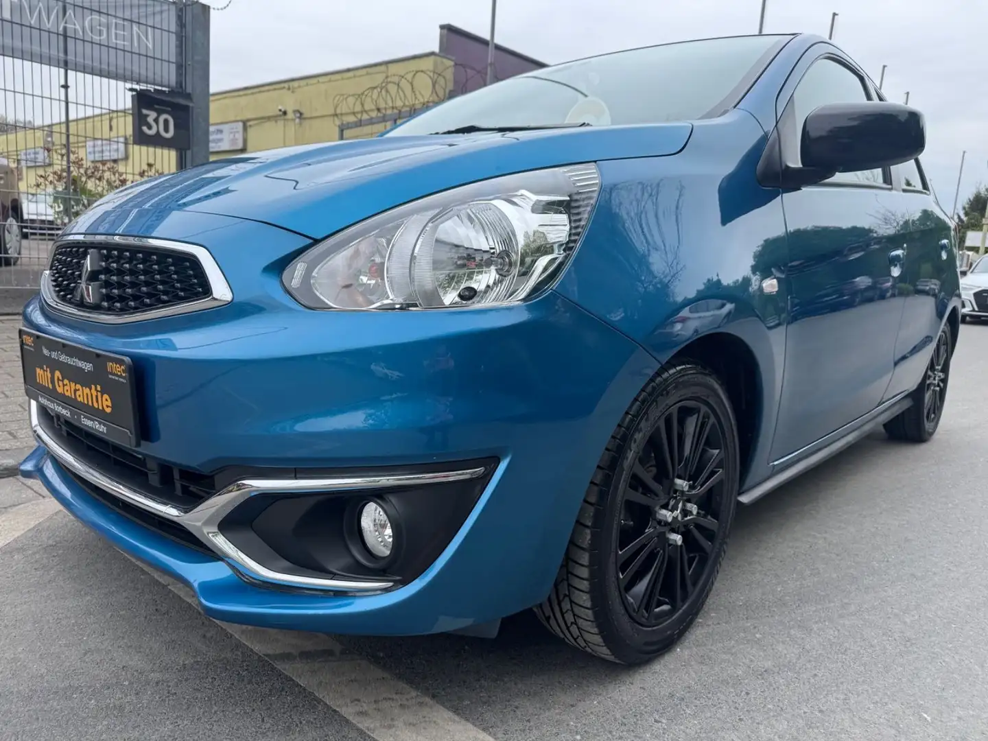 Mitsubishi Space Star Automatik Navi TÜV/ServiceNeuGarantie Blau - 1