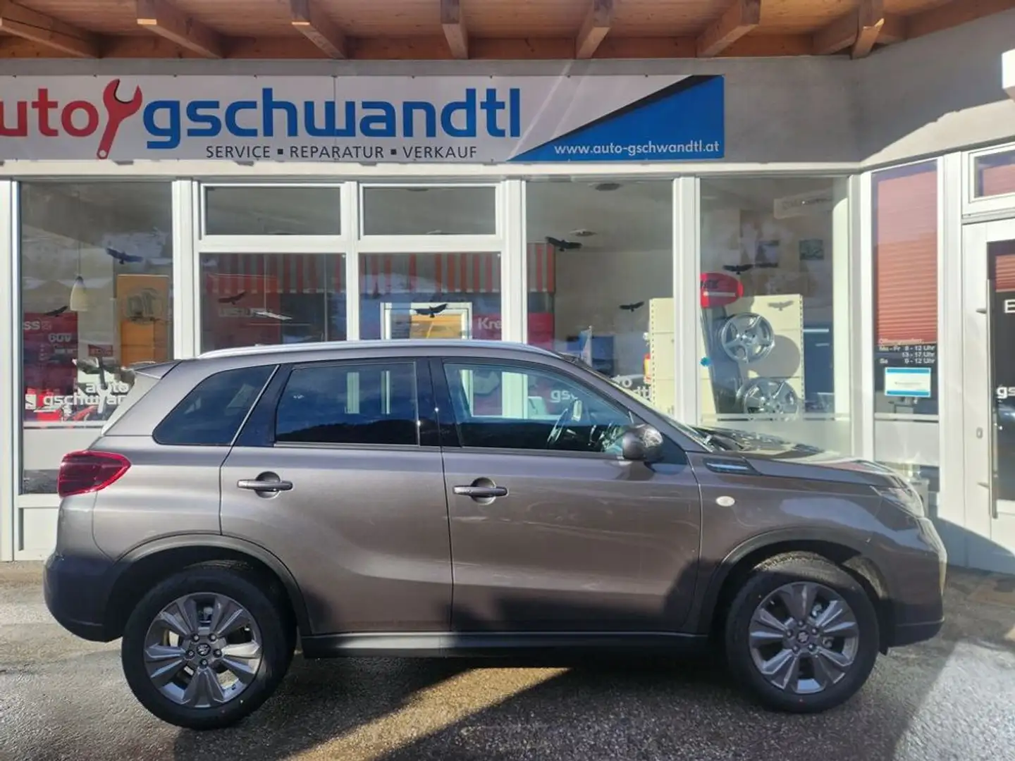 Suzuki Vitara 1.4 AllGrip Shine Grau - 2