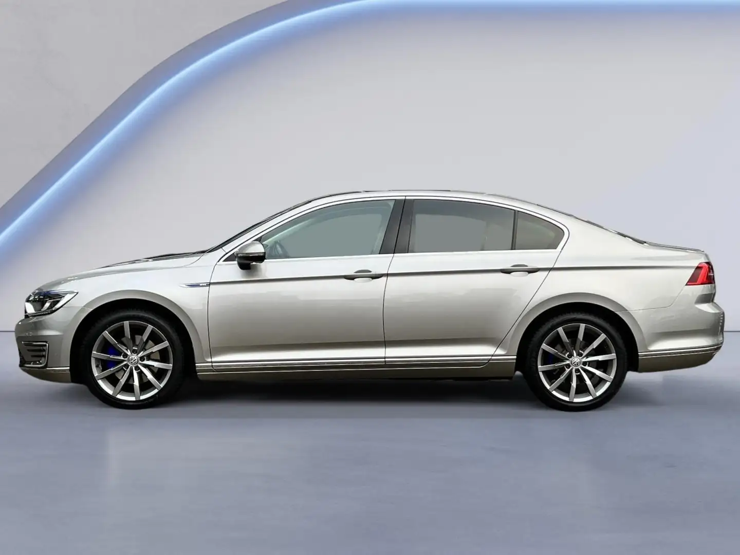 Volkswagen Passat 1.4 TSI GTE Origineel NL NAP/Apple Carplay/Panodak Grijs - 2