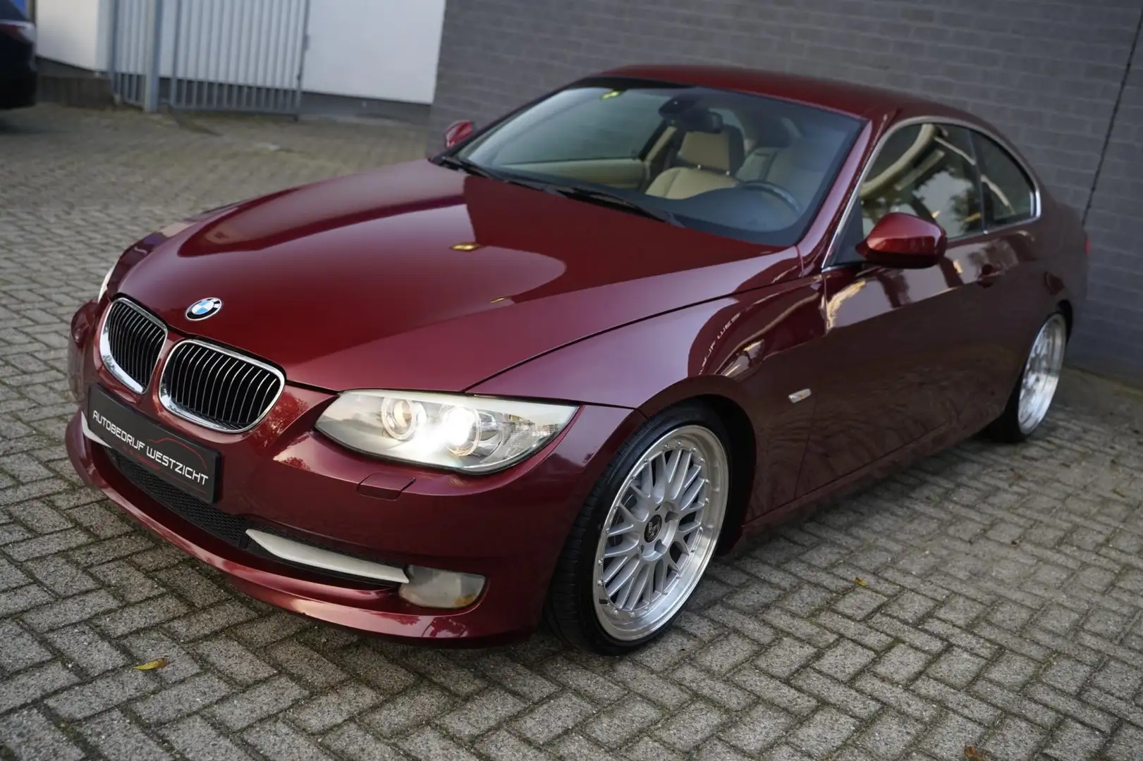 BMW 325 3-serie Coupé 325i Executive LCI, Verlaagd, 19" BB Rot - 1