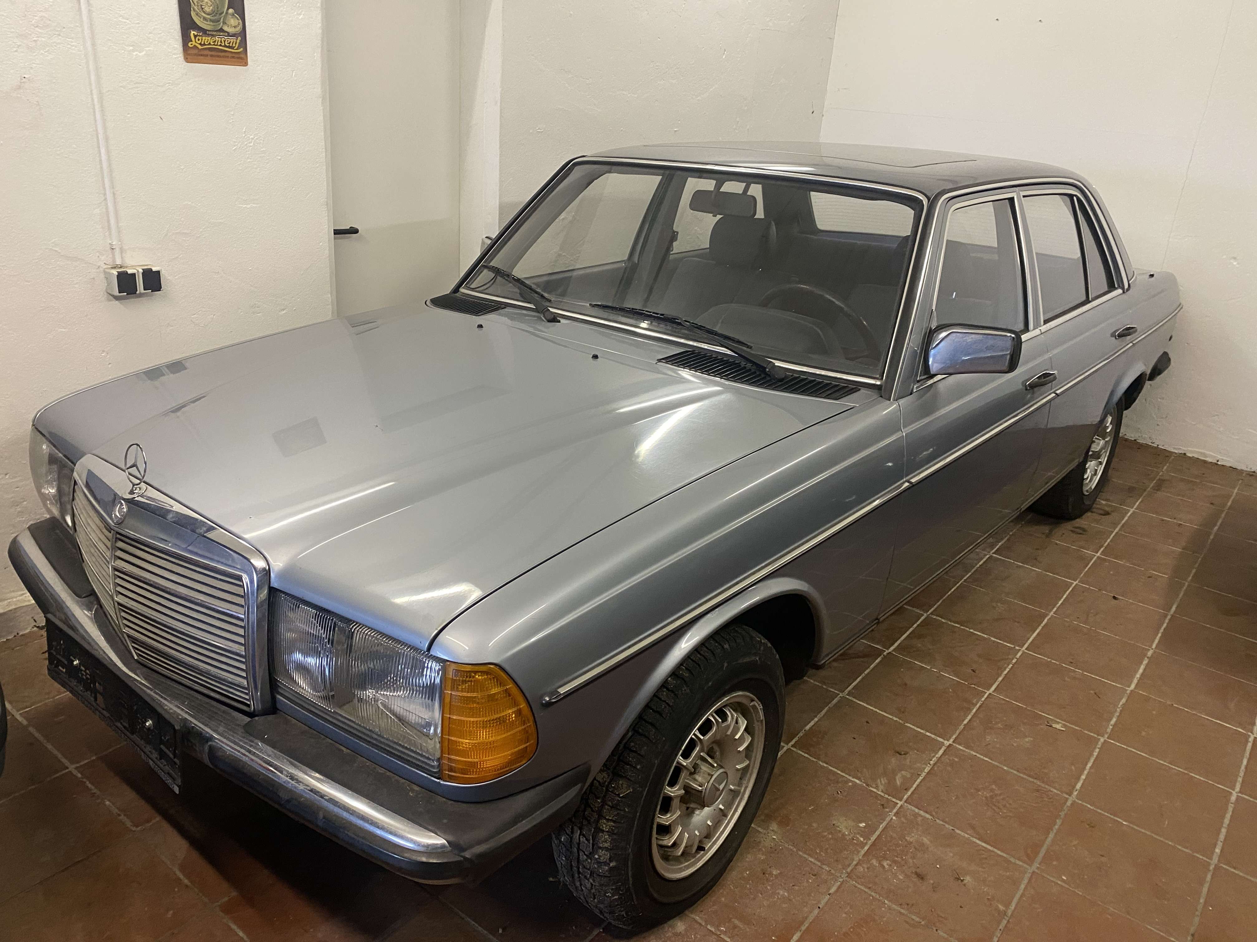 Second hand Mercedes Benz 230 