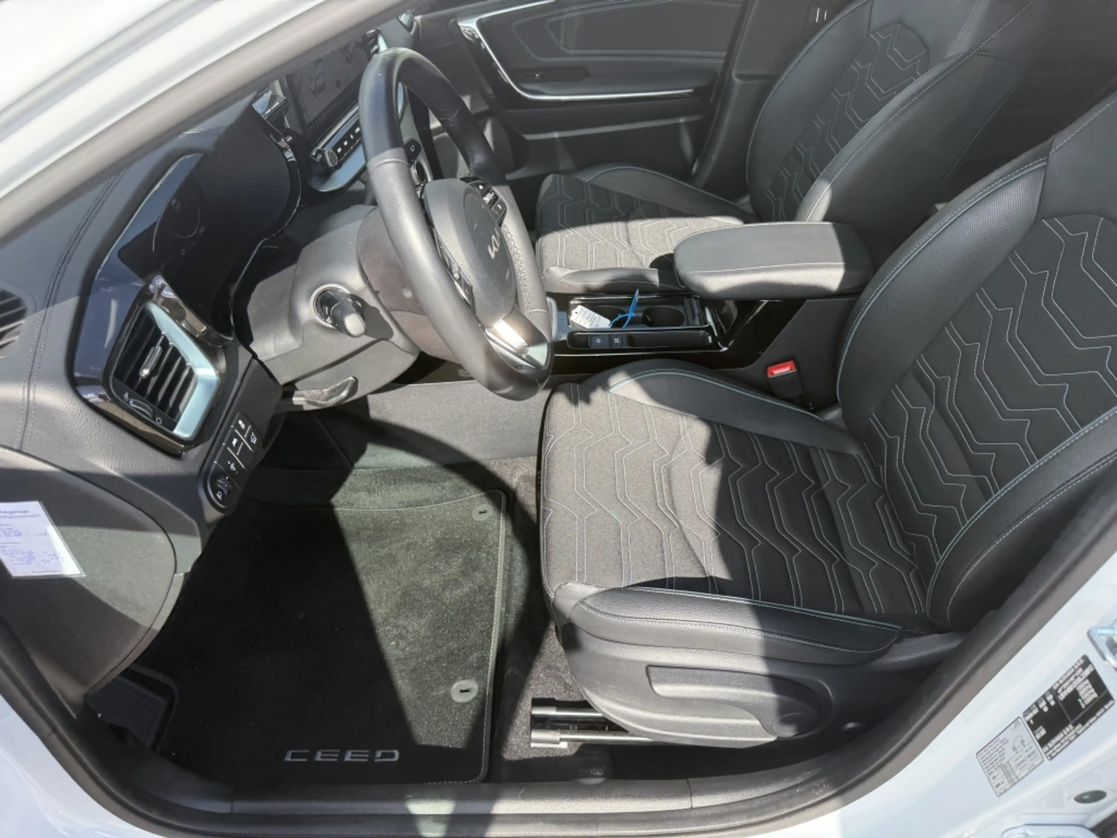 Kia Ceed SW / cee'd SW Sportswagon 1.0 T-GDi MHEV DCT7 AUTOMAAT Design Ed — photo 12