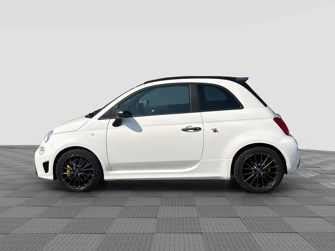 Abarth 695C 2024
