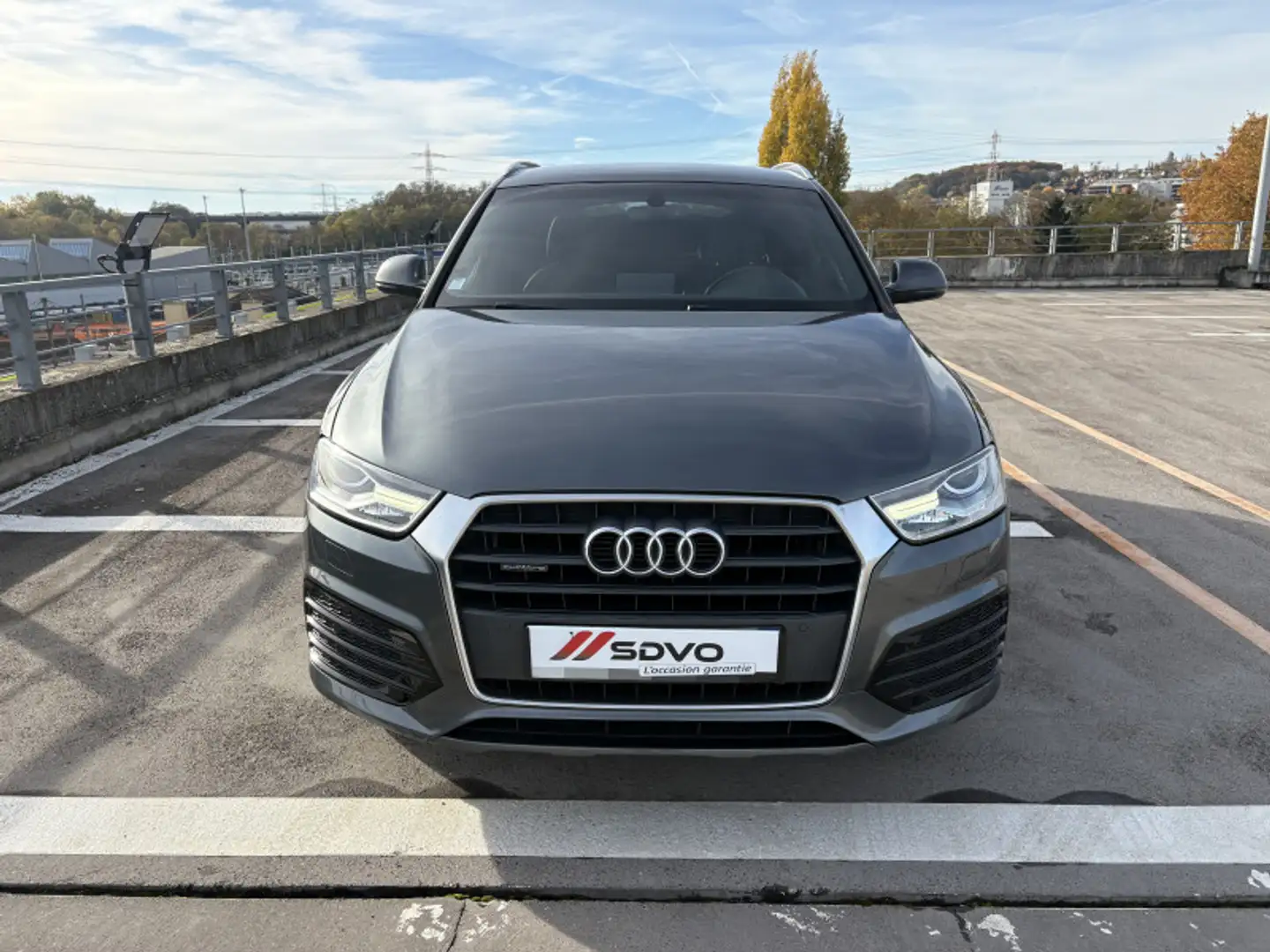 Audi Q3 35 TDI 150CH S LINE S TRONIC 7 Grijs - 2