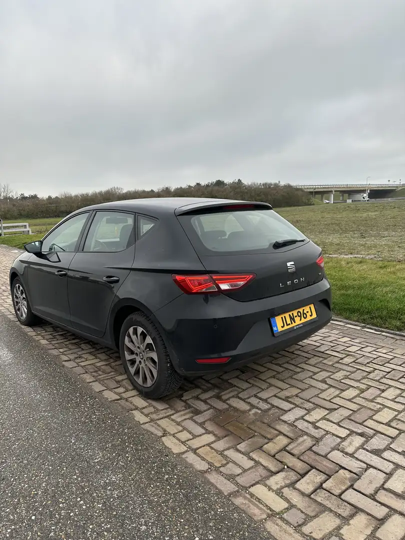 SEAT Leon 1.6 TDI Style Zwart - 1