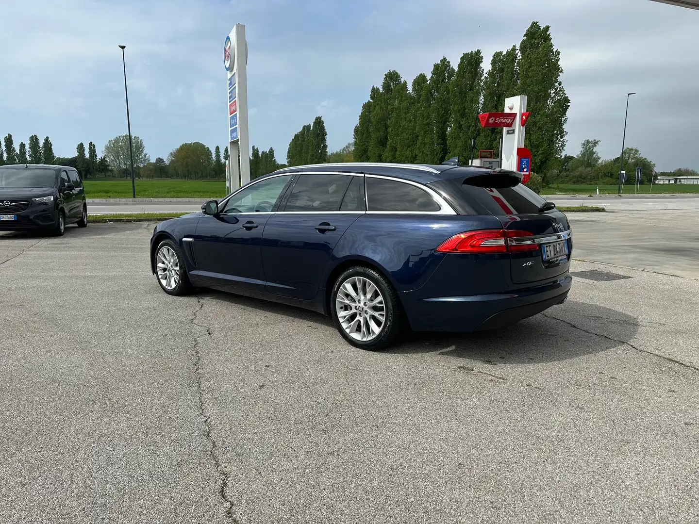 Jaguar XF XF Sportbrake 2.2d Portfolio 200cv auto Mavi - 2