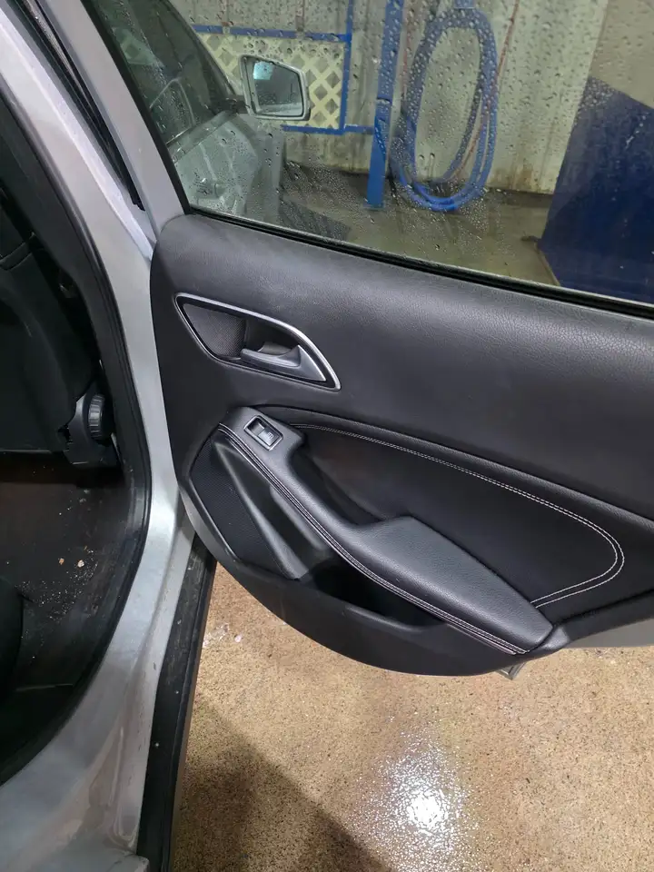 Mercedes-Benz GLA снимка Mercedes-Benz GLA