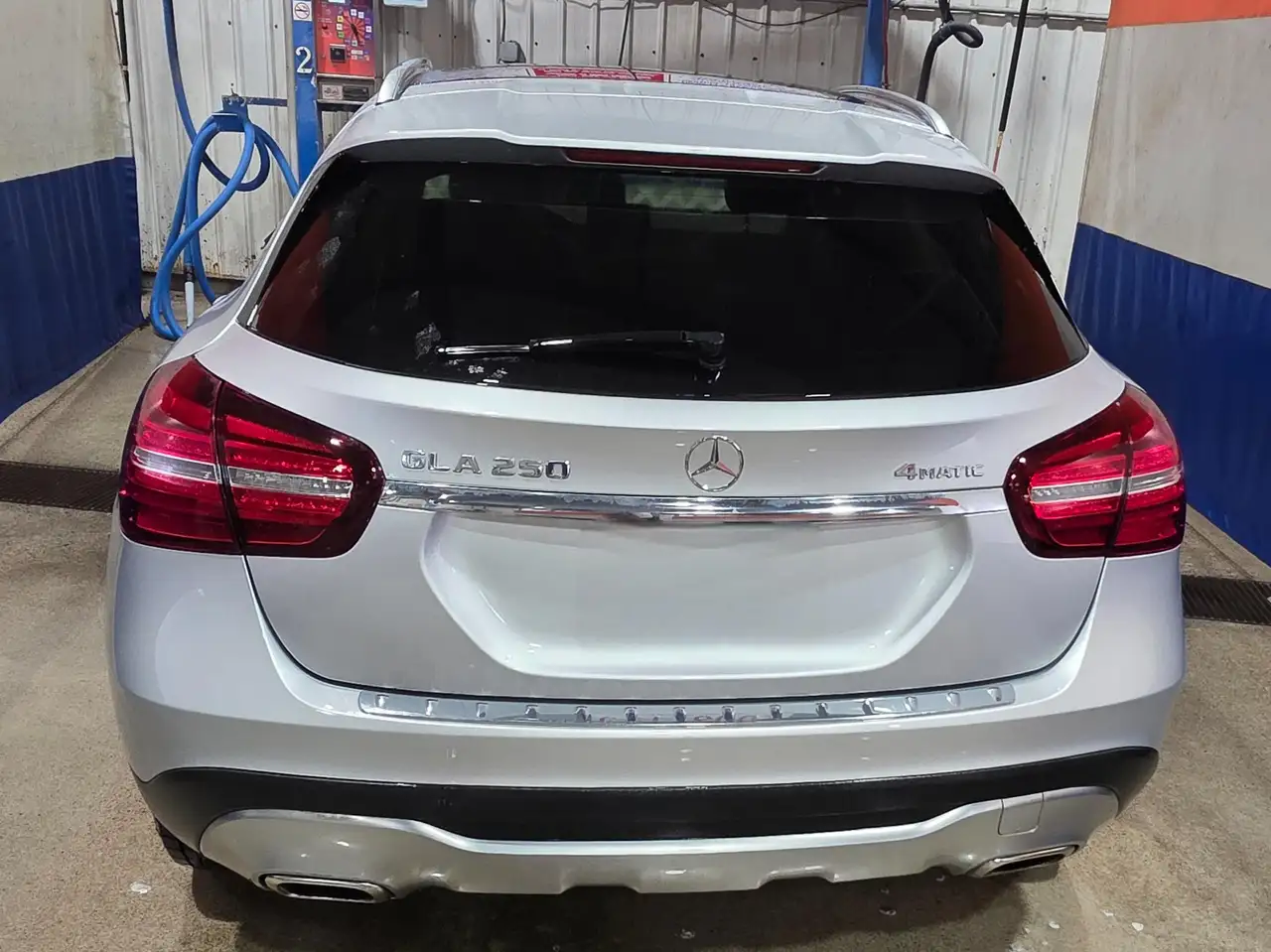 Mercedes-Benz GLA снимка Mercedes-Benz GLA