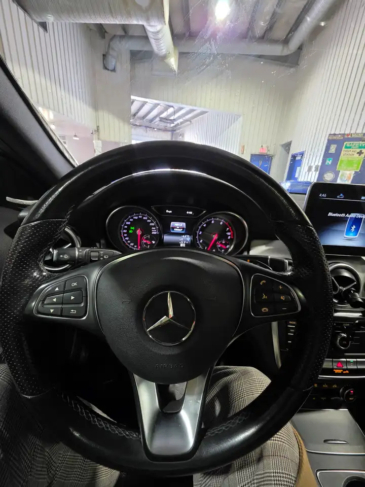 Mercedes-Benz GLA снимка Mercedes-Benz GLA